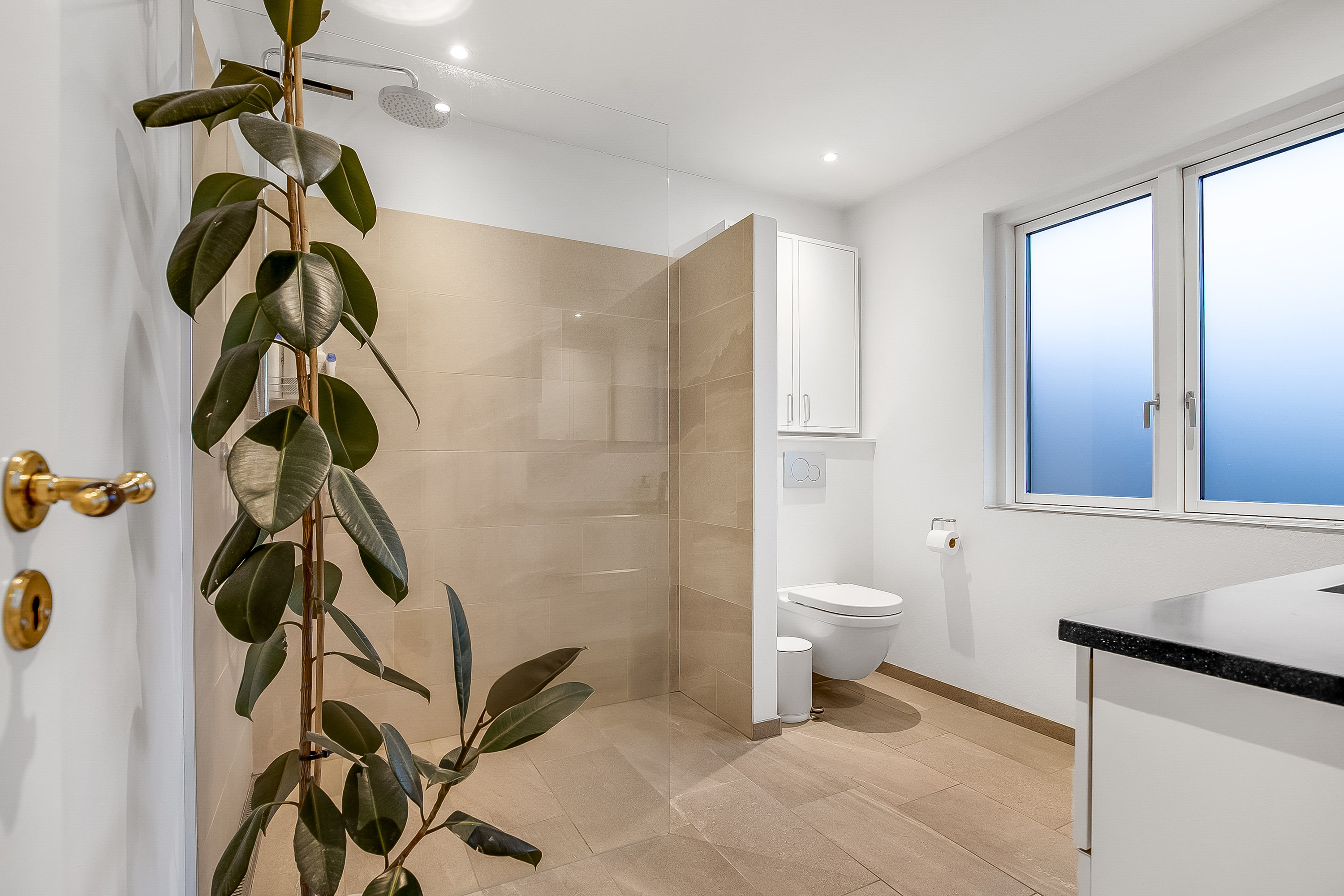 Fremhævet badeværelse billede i fuldskærmstilstand. Billede af Violvej 36, Søndermarken, 7100 Vejle