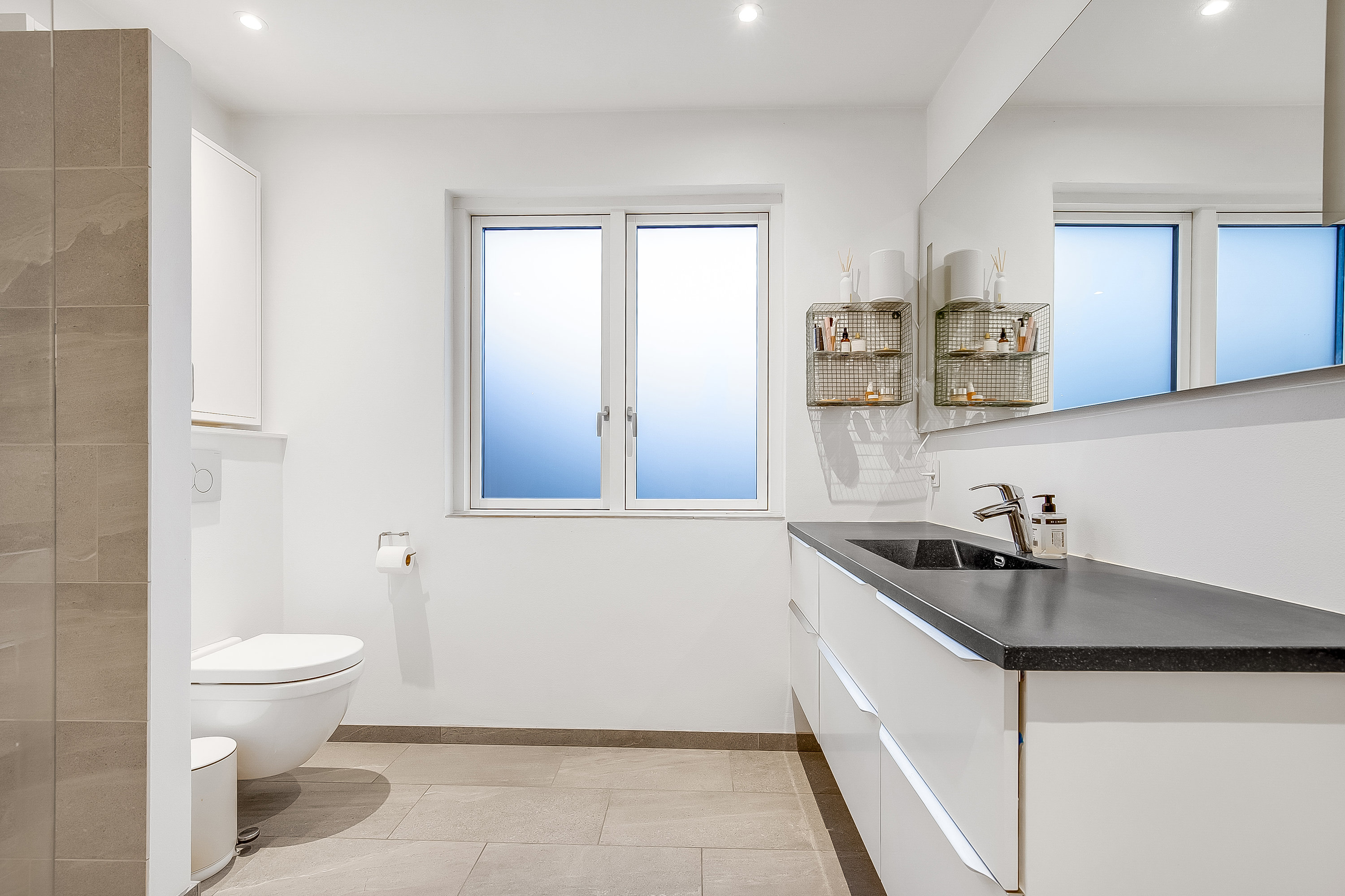 Fremhævet badeværelse billede i fuldskærmstilstand. Billede af Violvej 36, Søndermarken, 7100 Vejle