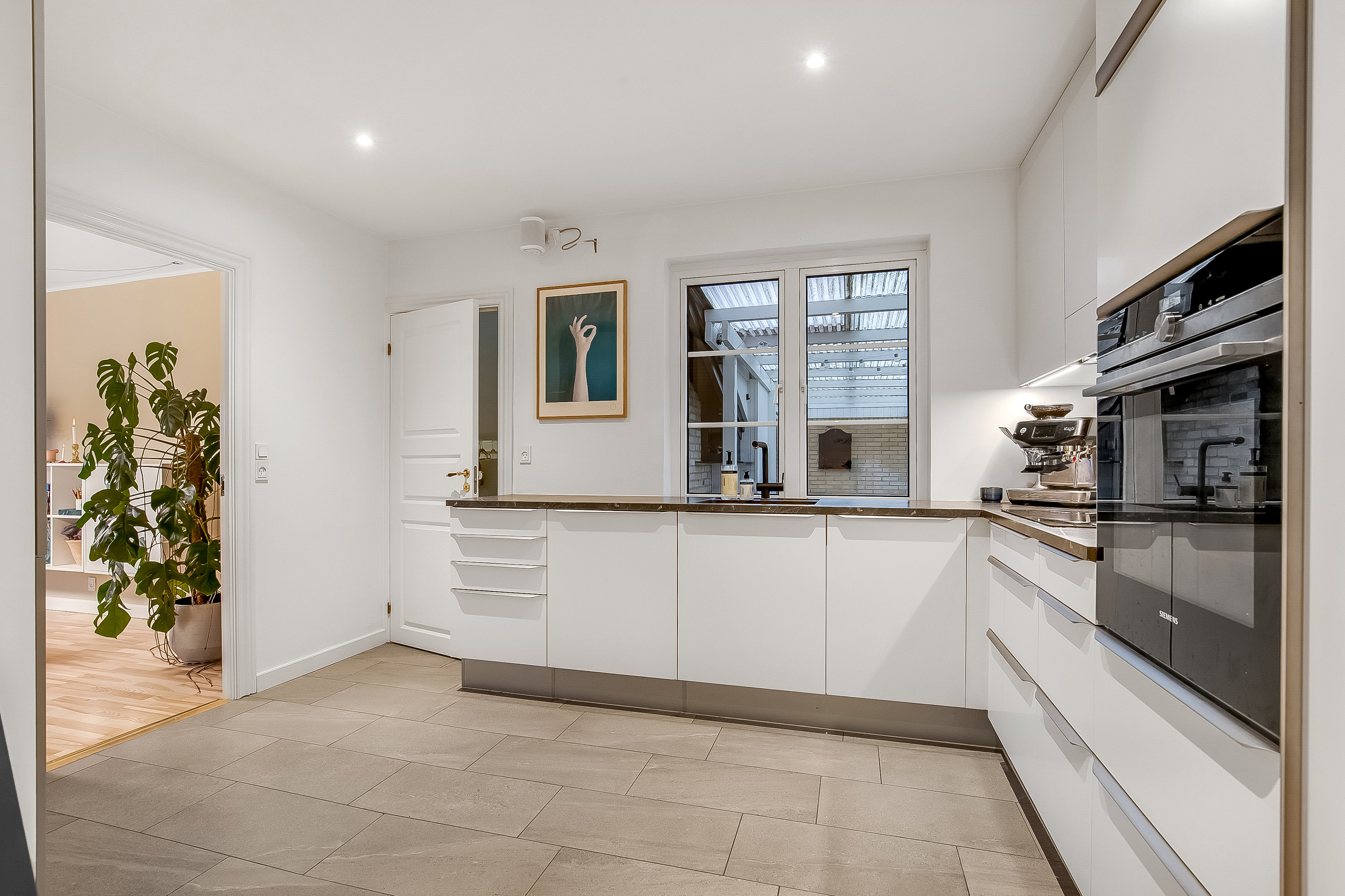 Fremhævet køkken billede i fuldskærmstilstand. Billede af Violvej 36, Søndermarken, 7100 Vejle