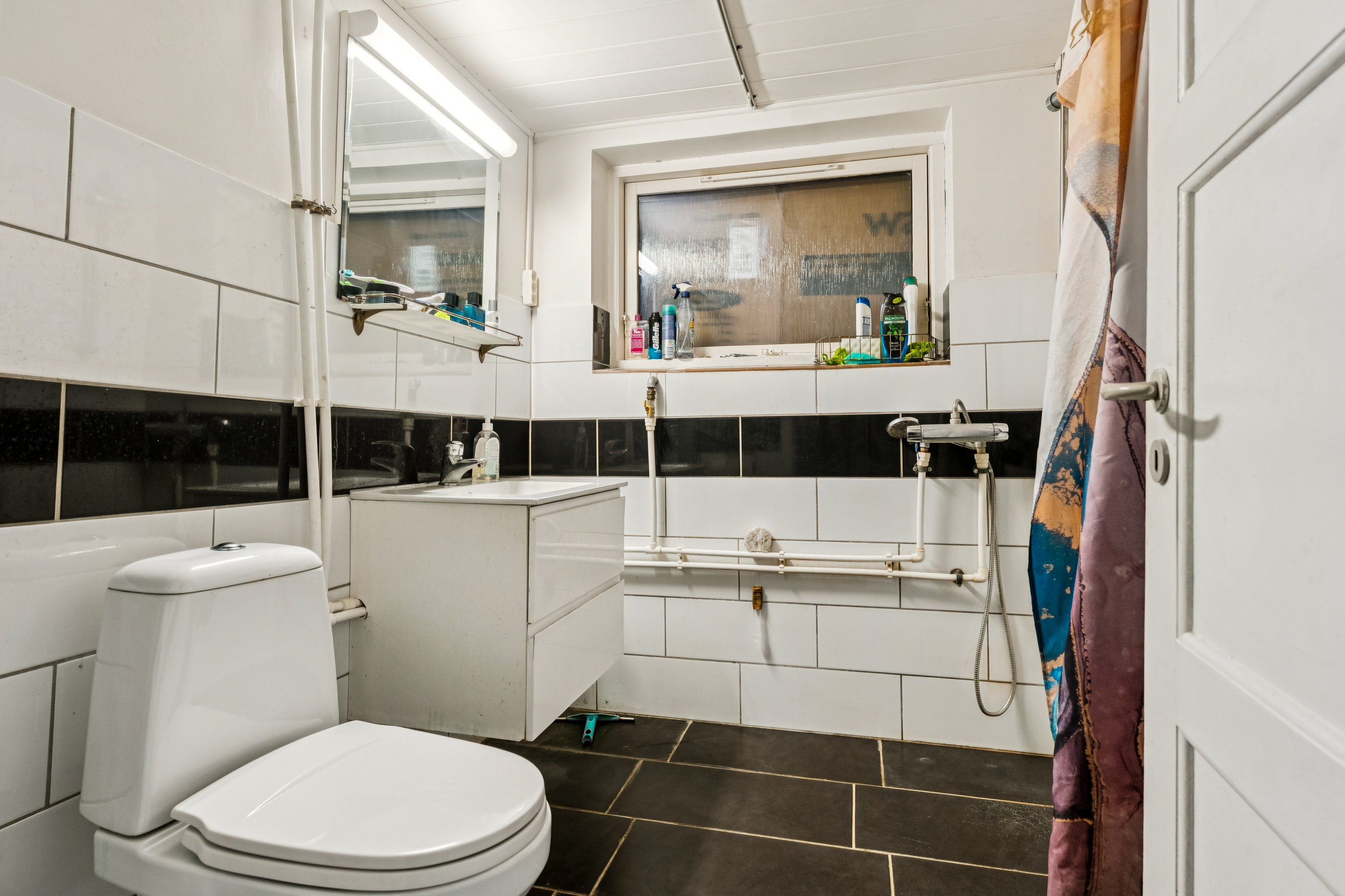 Fremhævet badeværelse billede i fuldskærmstilstand. Billede af Rs. Hansens Alle 22, 8850 Bjerringbro