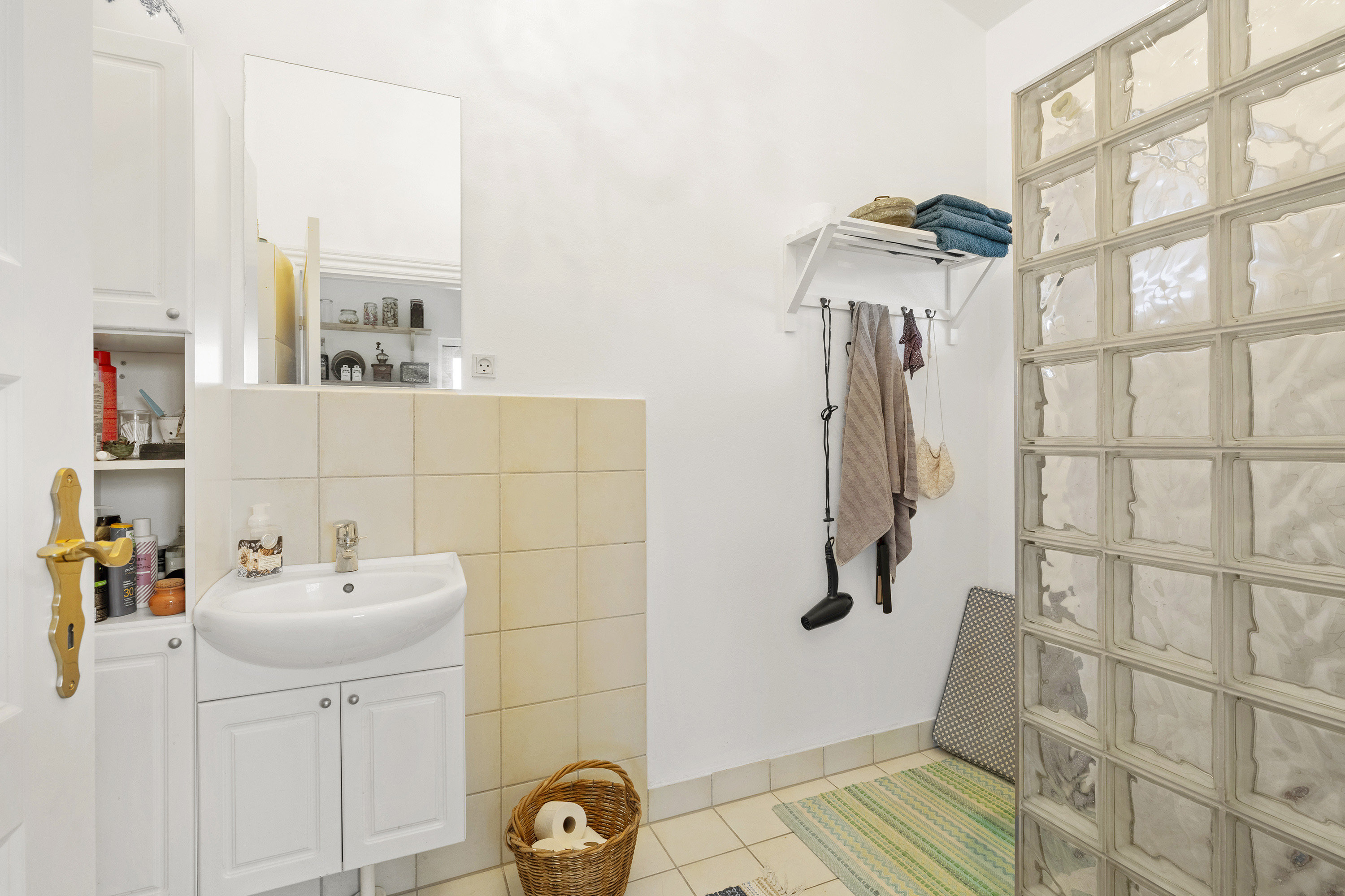 Fremhævet badeværelse billede i fuldskærmstilstand. Billede af Gøgemarken 6, Frølunde Fed, 4220 Korsør