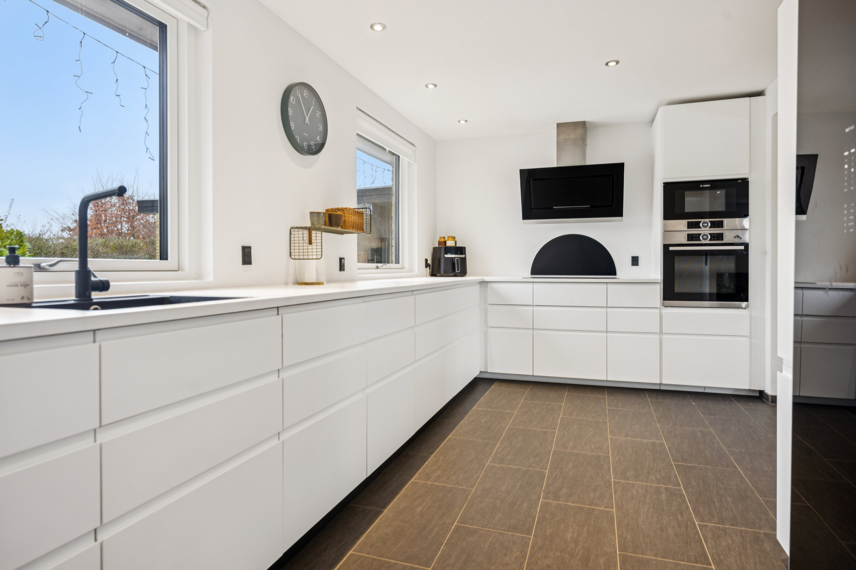 Miniaturebillede 1: køkken. Billede af Søndermarken 6, 9320 Hjallerup