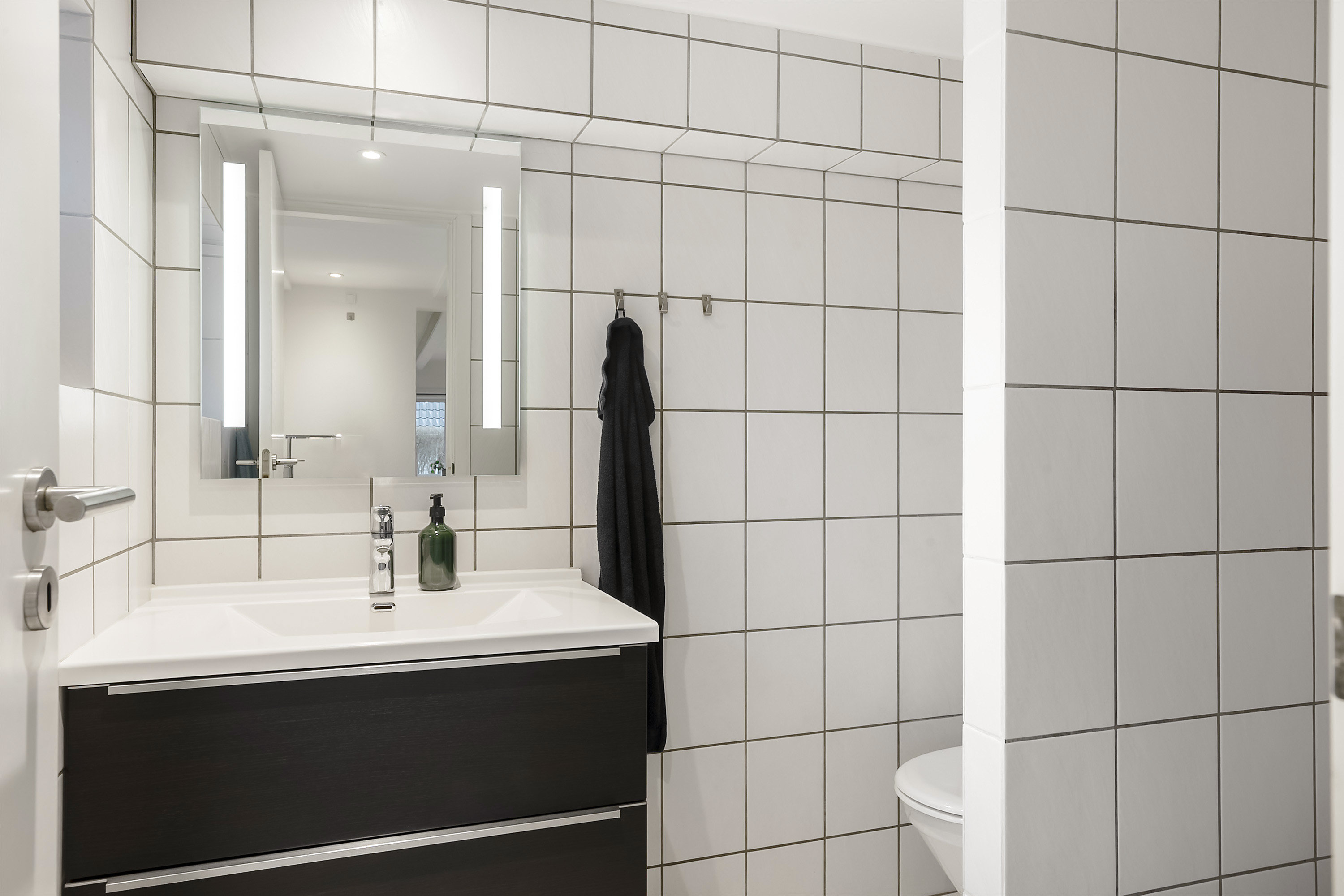 Fremhævet badeværelse billede i fuldskærmstilstand. Billede af Hærvejen 90, 6230 Rødekro