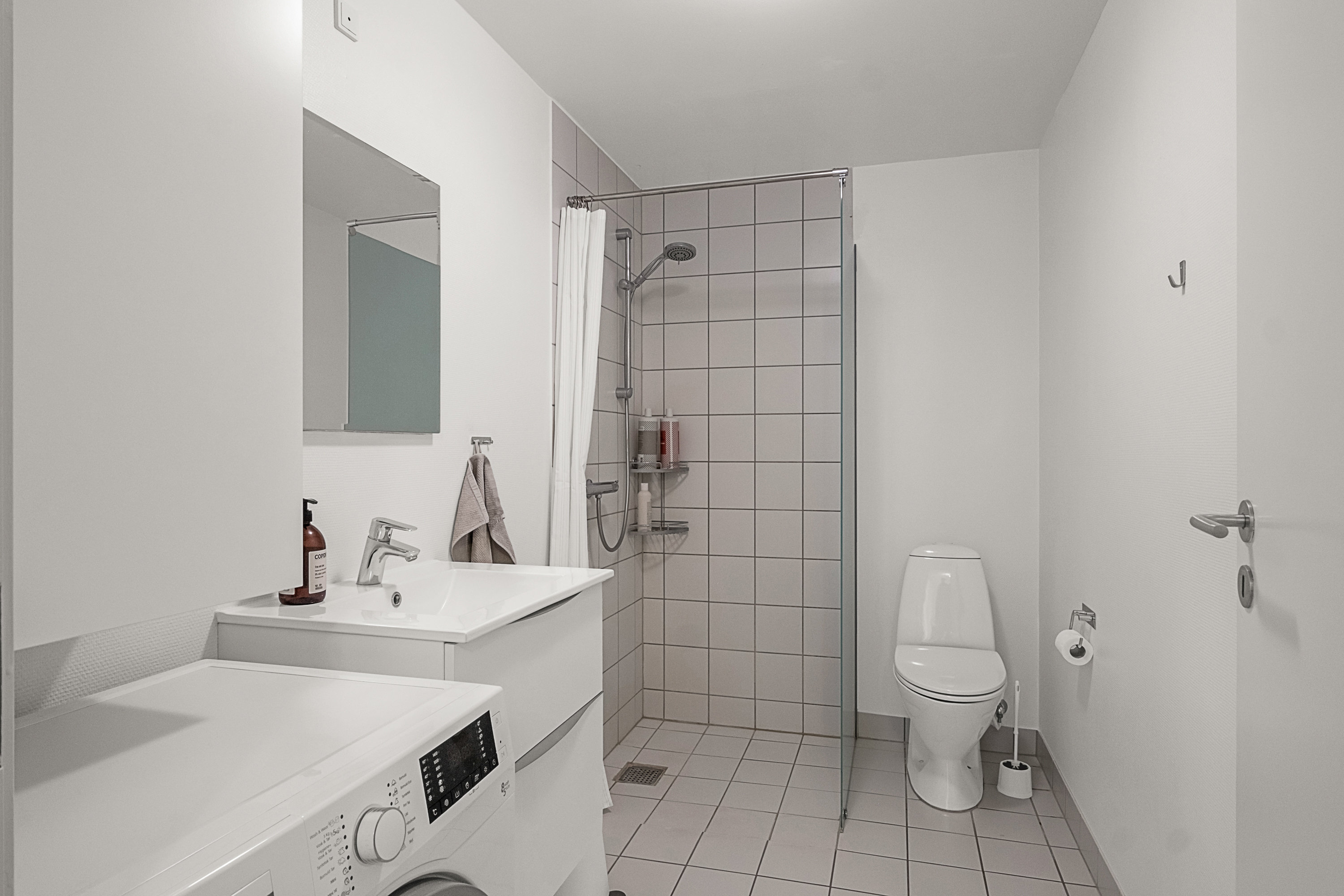 Fremhævet badeværelse billede i fuldskærmstilstand. Billede af Frederiks Allé 28, 3. e., 8000 Aarhus C