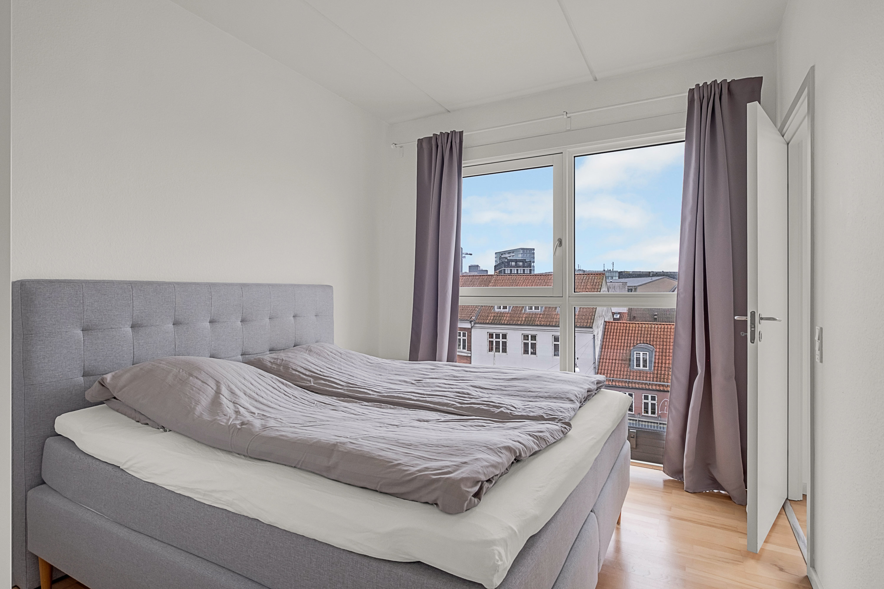 Fremhævet soveværelse billede i fuldskærmstilstand. Billede af Frederiks Allé 28, 3. e., 8000 Aarhus C