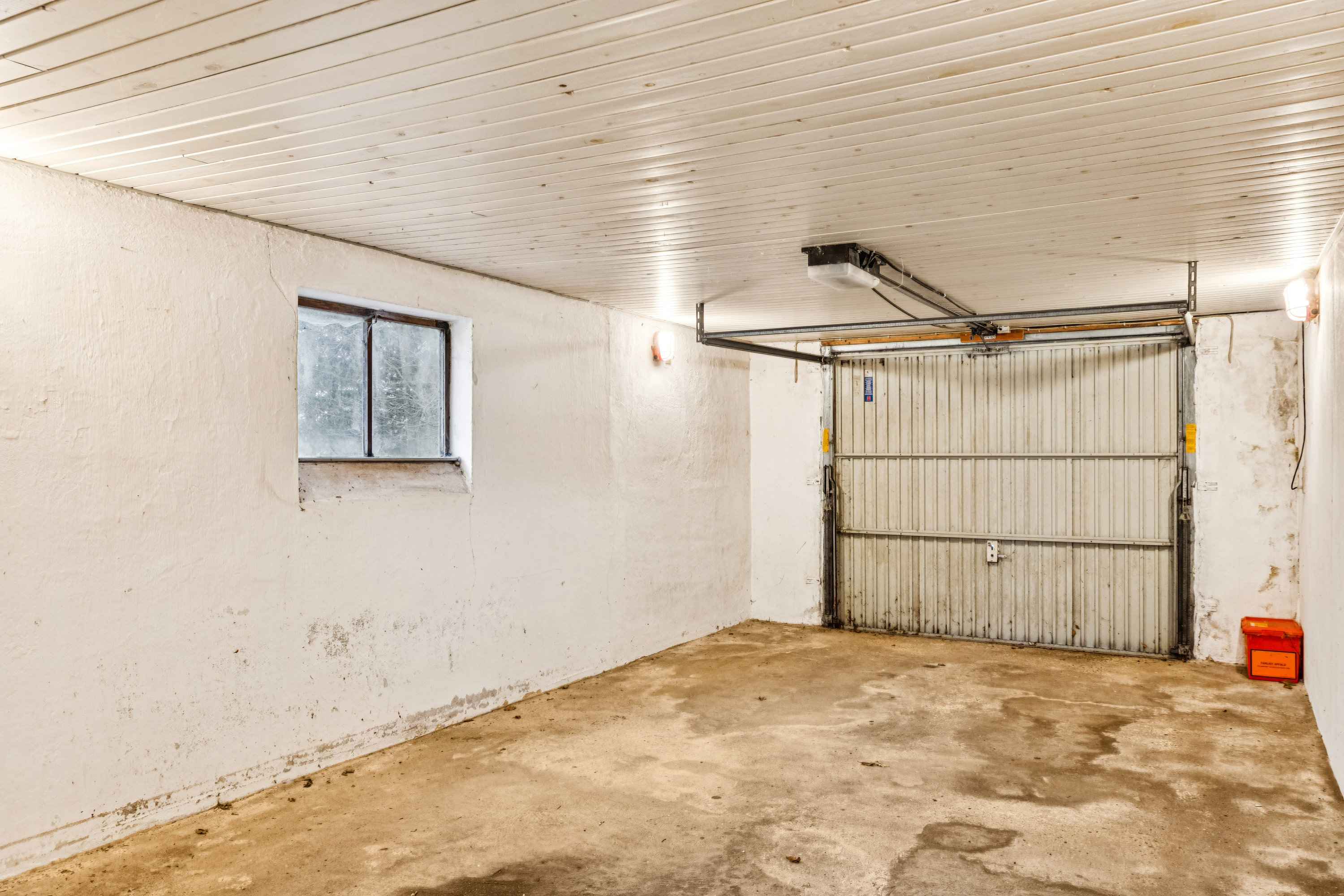 Fremhævet garage billede i fuldskærmstilstand. Billede af Petersholmvej 3, Jedsted Mark, 6760 Ribe