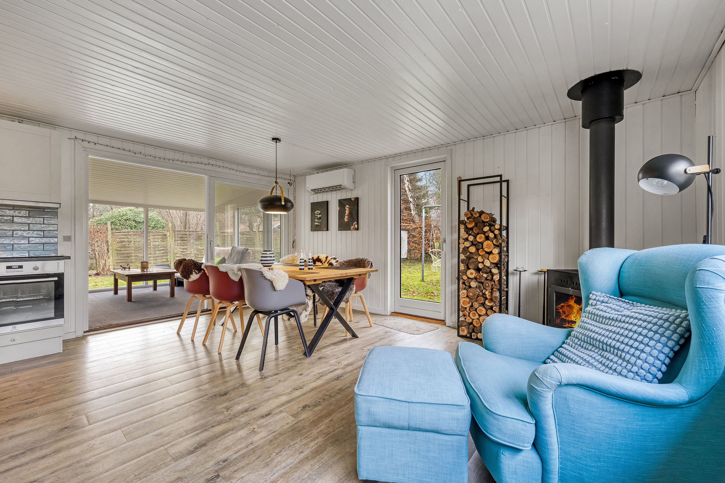 Fremhævet stue billede i fuldskærmstilstand. Billede af Mæremosevej 6, Kulhuse, 3630 Jægerspris