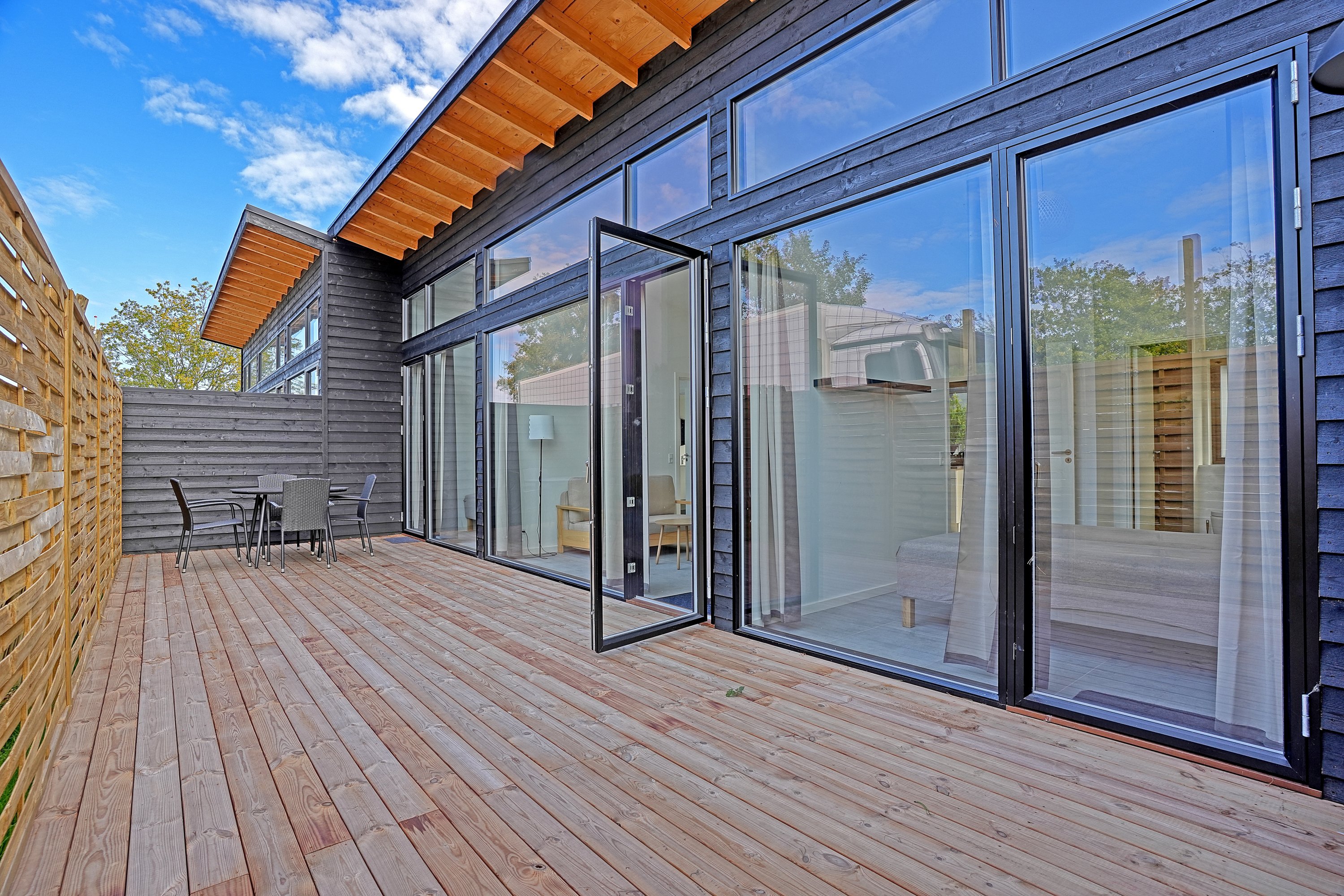 Fremhævet terrasse billede i fuldskærmstilstand. Billede af Feriebyen 20, 3250 Gilleleje