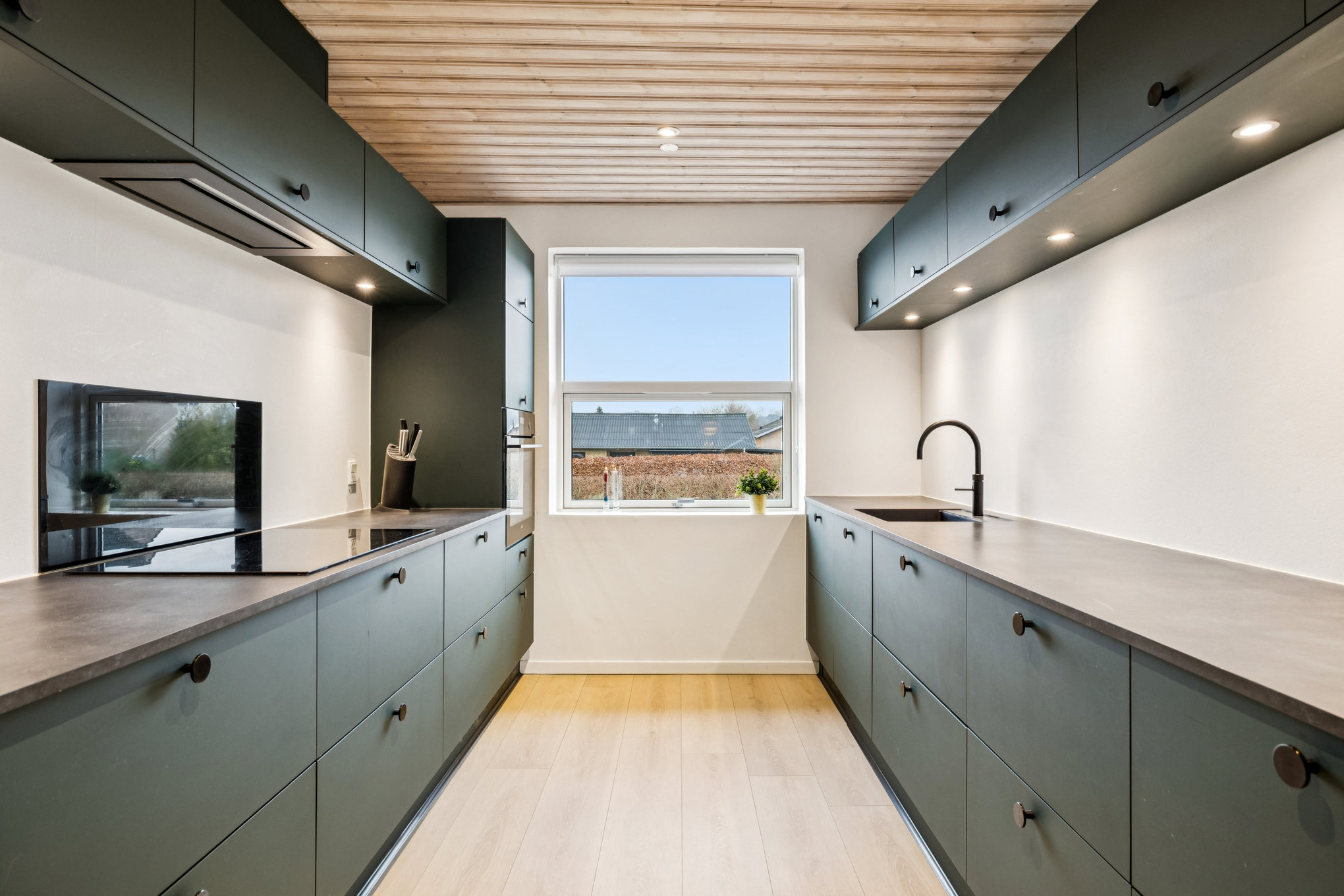 Fremhævet køkken billede i fuldskærmstilstand. Billede af Godthåbsvej 14, 8960 Randers SØ