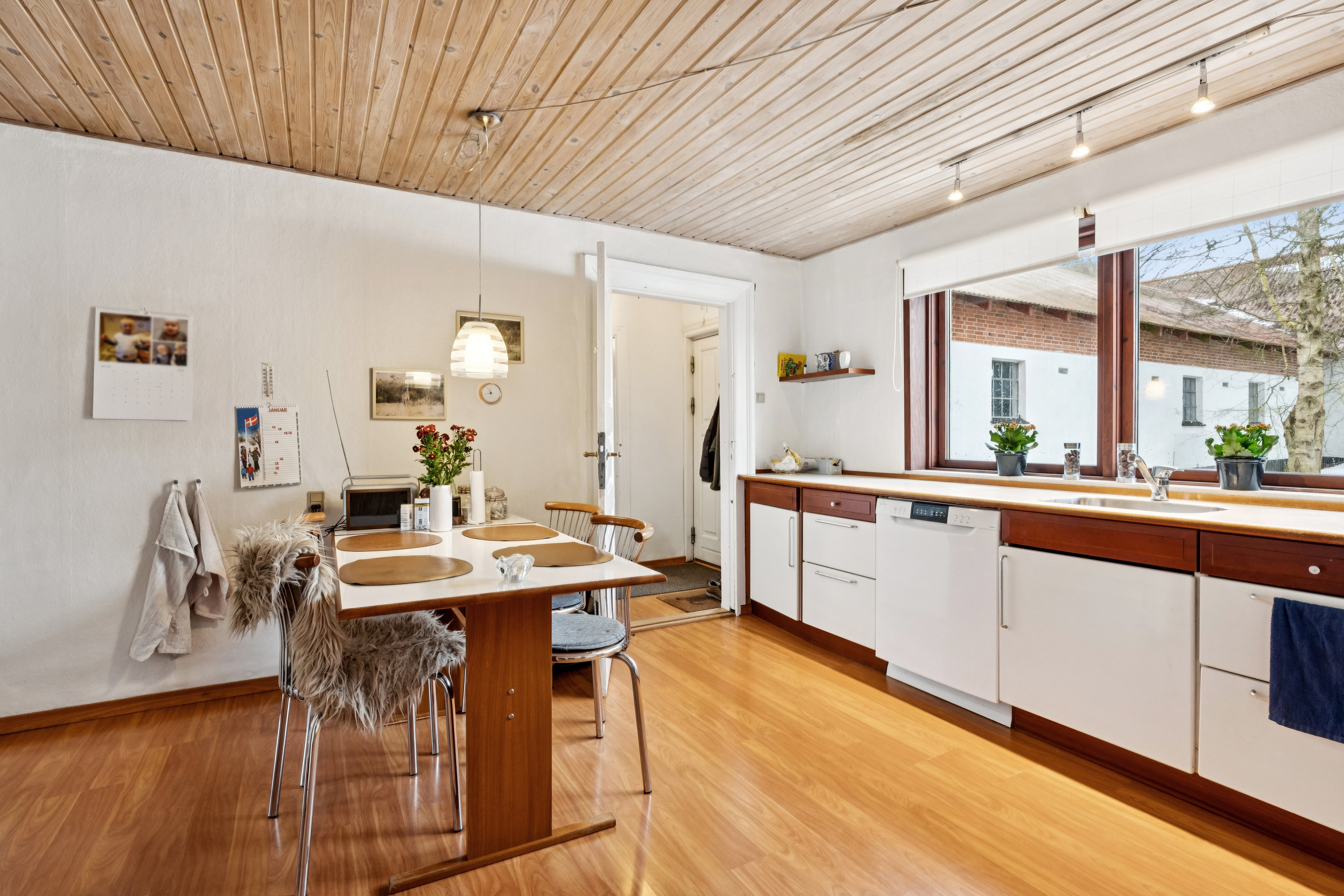 Fremhævet køkken billede i fuldskærmstilstand. Billede af Nyrupvej 32, 9240 Nibe