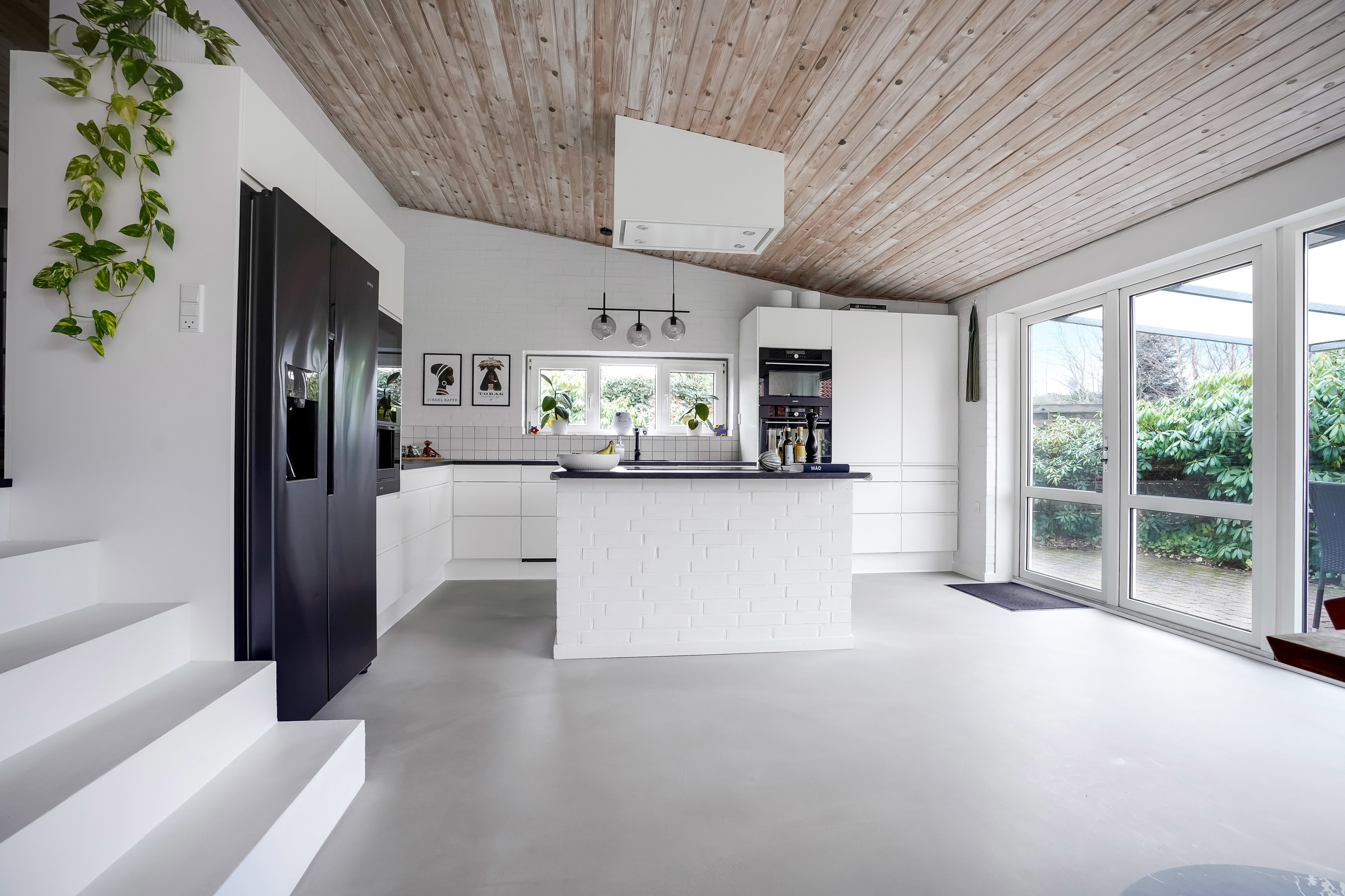 Fremhævet køkken billede i fuldskærmstilstand. Billede af Strandvejen 15, 6840 Oksbøl