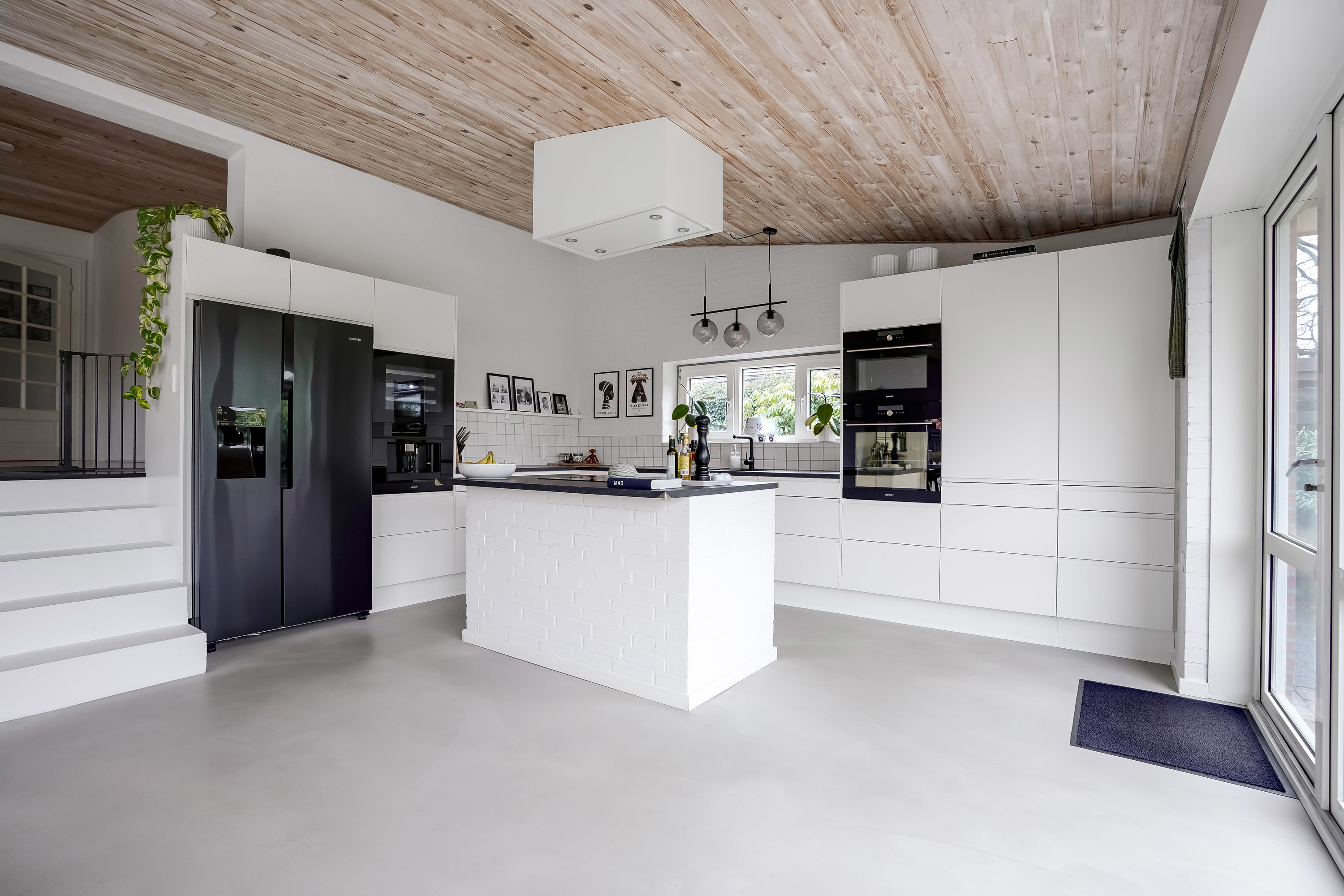 Fremhævet køkken billede i fuldskærmstilstand. Billede af Strandvejen 15, 6840 Oksbøl