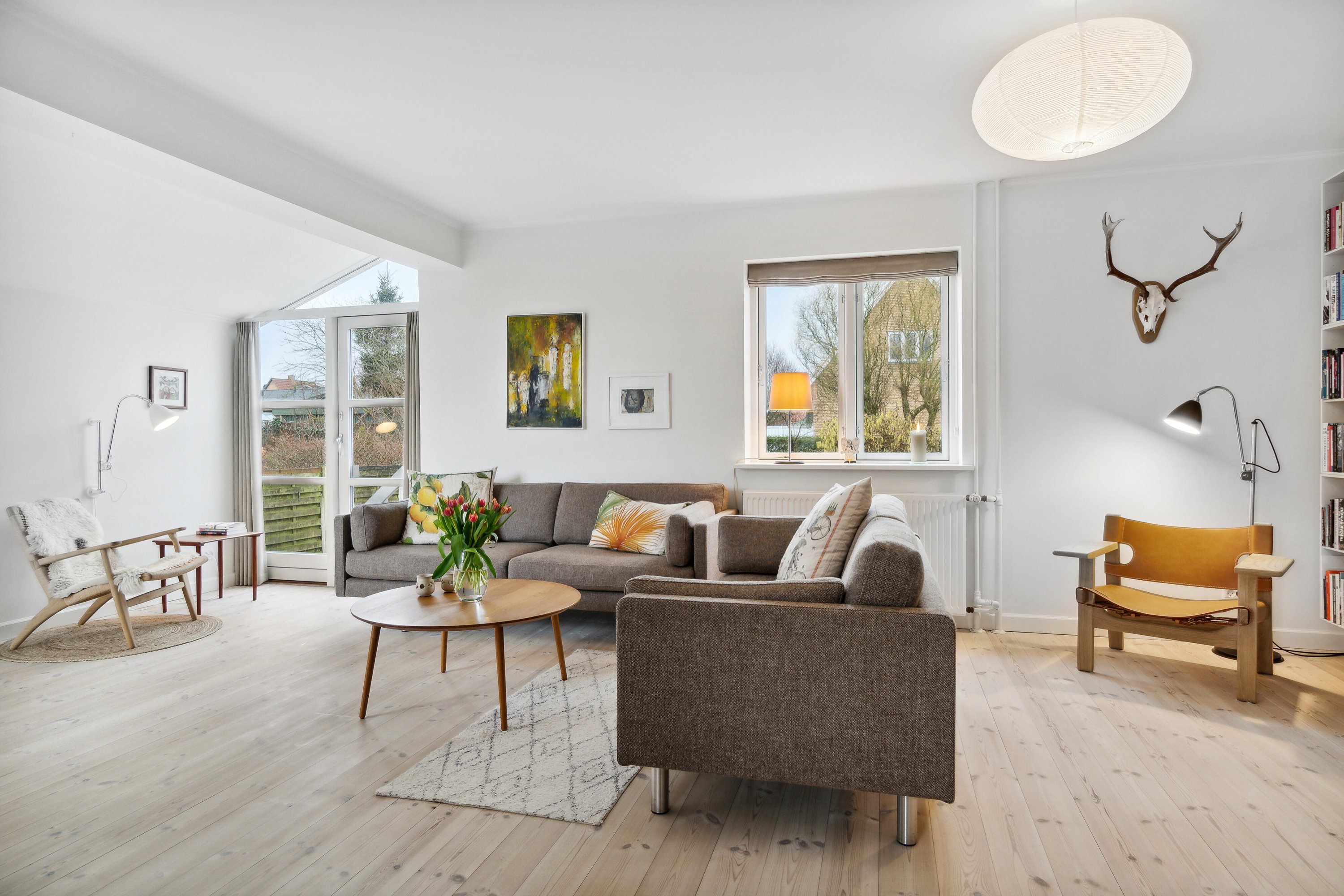 Fremhævet stue billede i fuldskærmstilstand. Billede af Dr Egedesvej 1, 4500 Nykøbing Sj