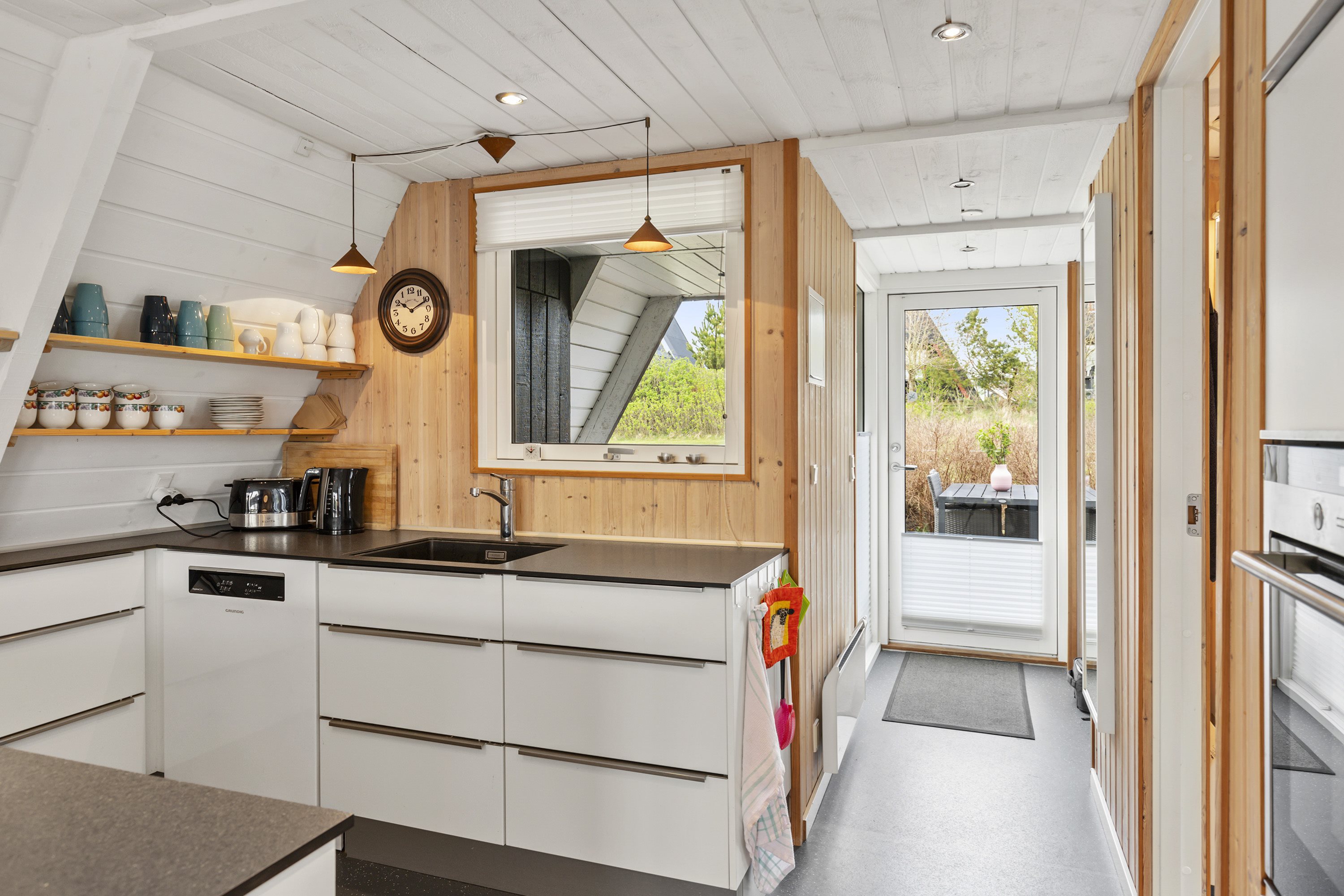 Fremhævet køkken billede i fuldskærmstilstand. Billede af Golfsvinget 114, Gatten, 9640 Farsø