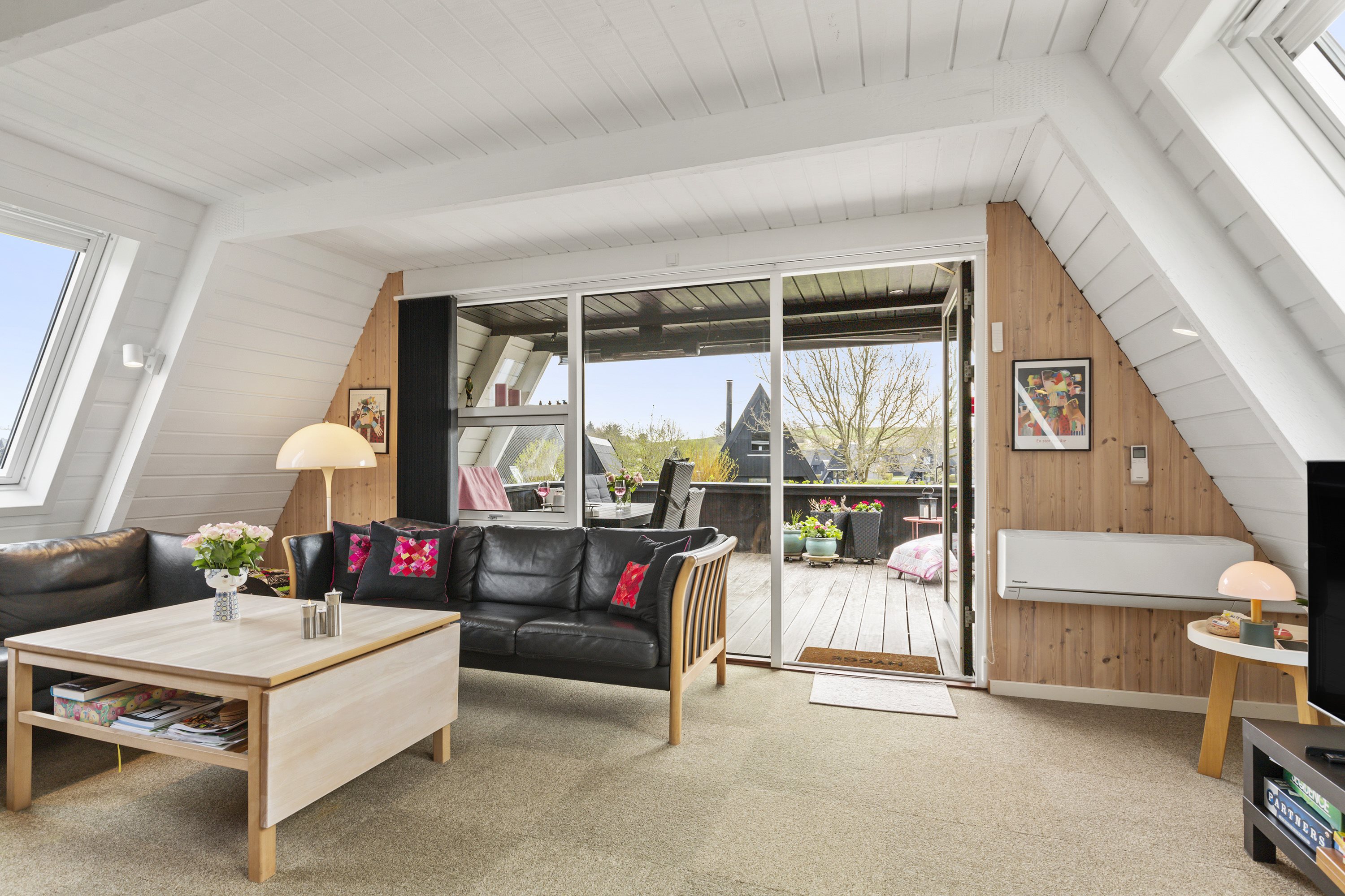 Fremhævet stue billede i fuldskærmstilstand. Billede af Golfsvinget 114, Gatten, 9640 Farsø