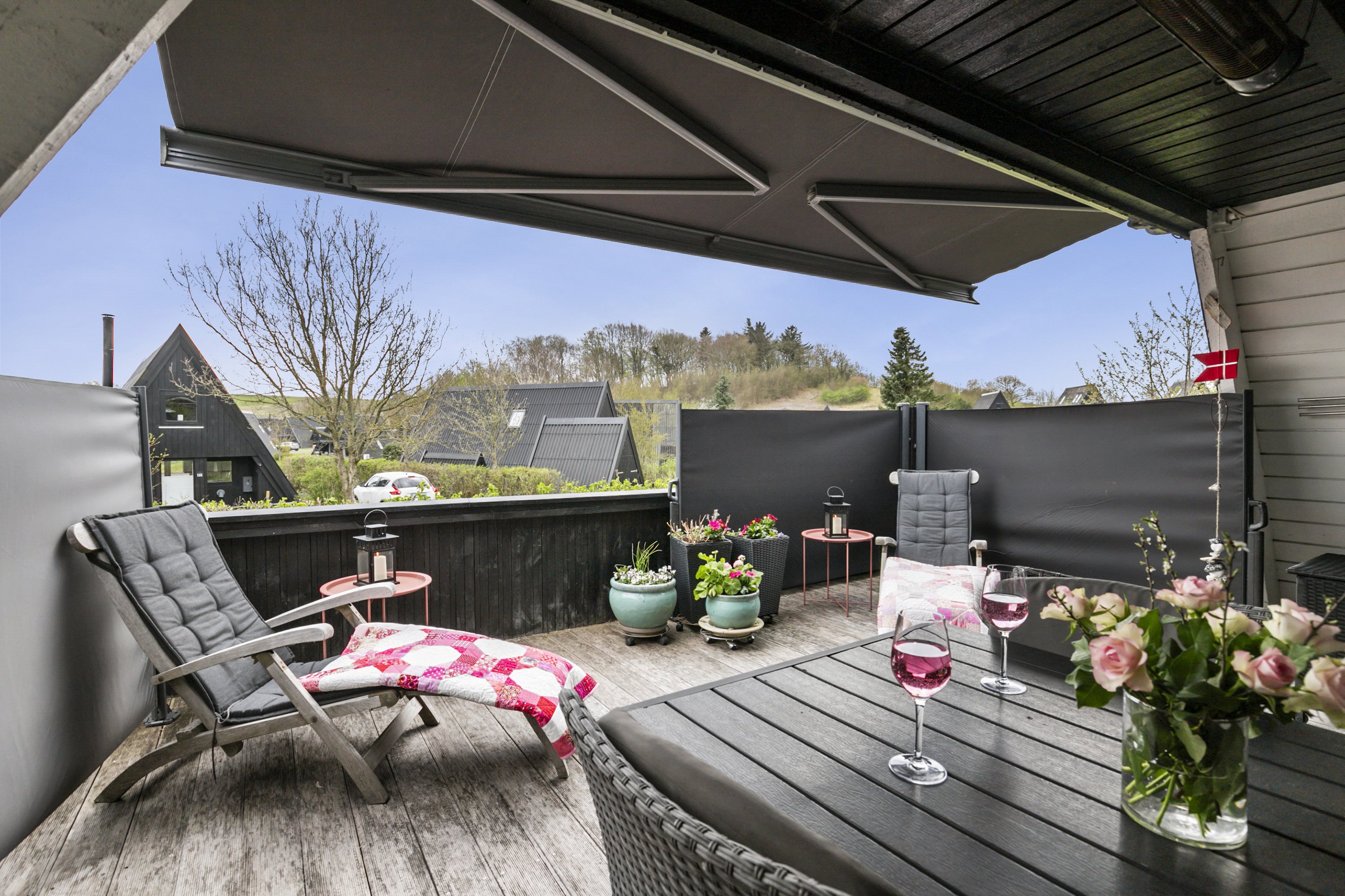 Fremhævet terrasse billede i fuldskærmstilstand. Billede af Golfsvinget 114, Gatten, 9640 Farsø
