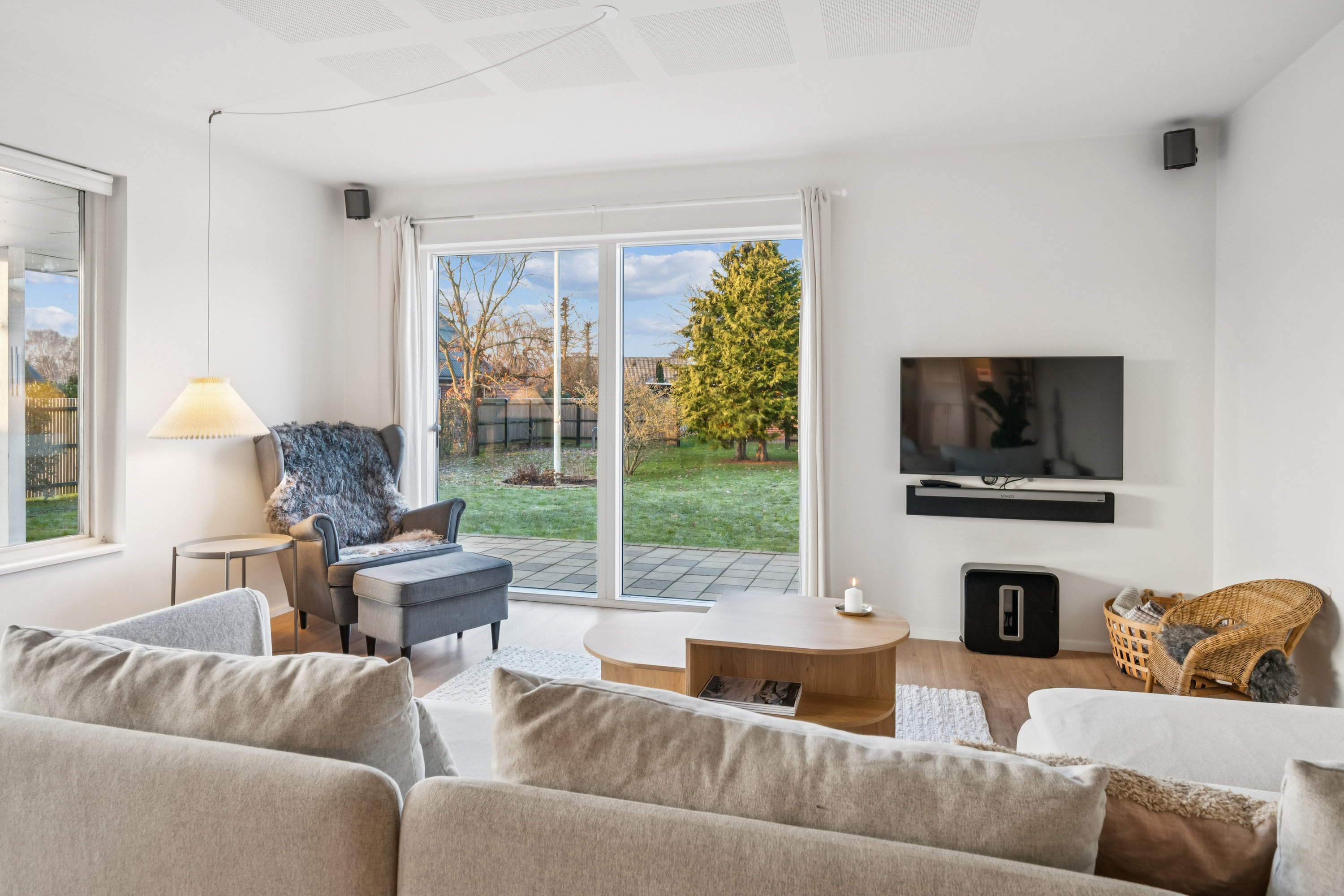 Fremhævet stue billede i fuldskærmstilstand. Billede af Lupinvej 6, 8382 Hinnerup