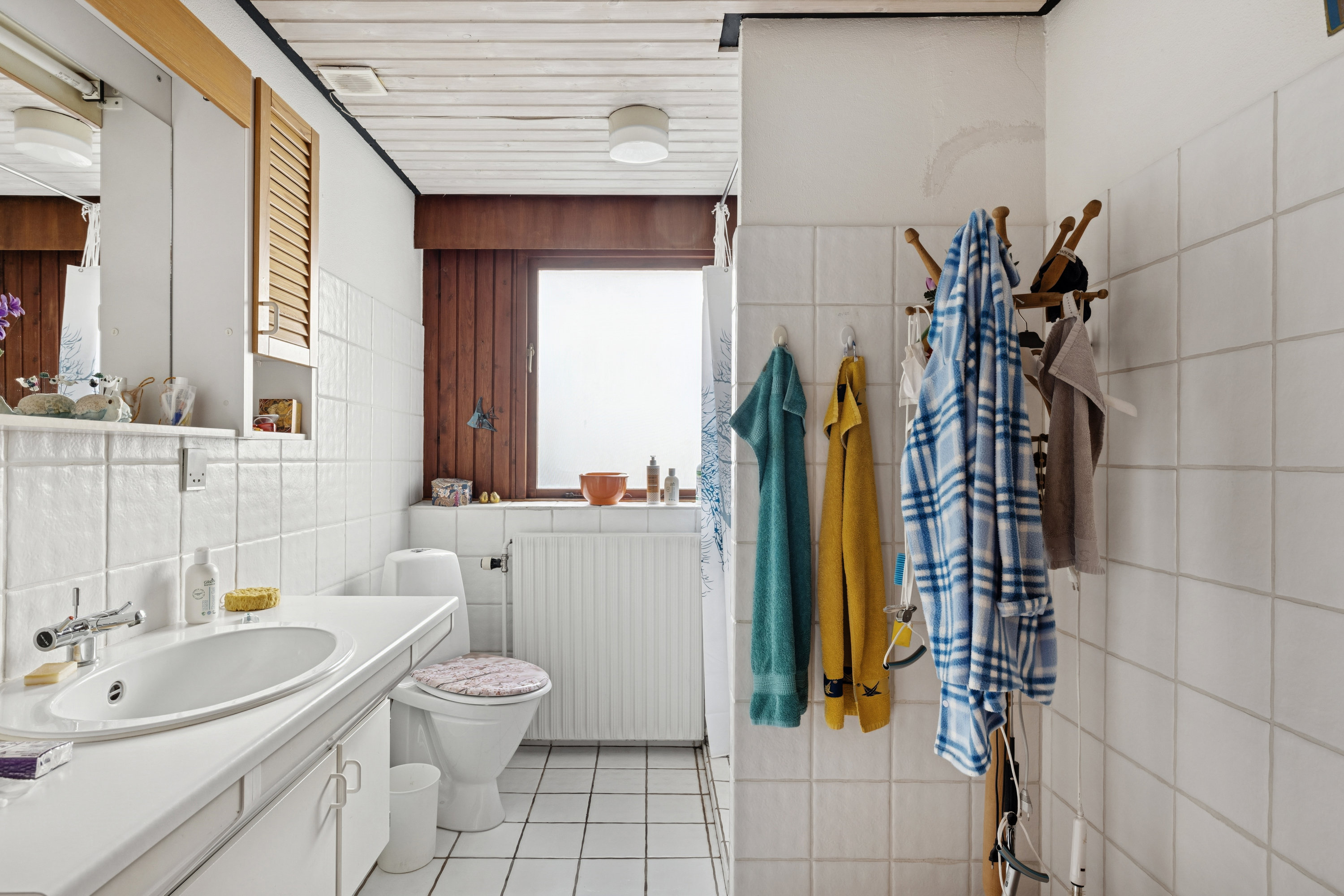 Fremhævet badeværelse billede i fuldskærmstilstand. Billede af Fyrrestien 13, Birgittelyst, 8800 Viborg