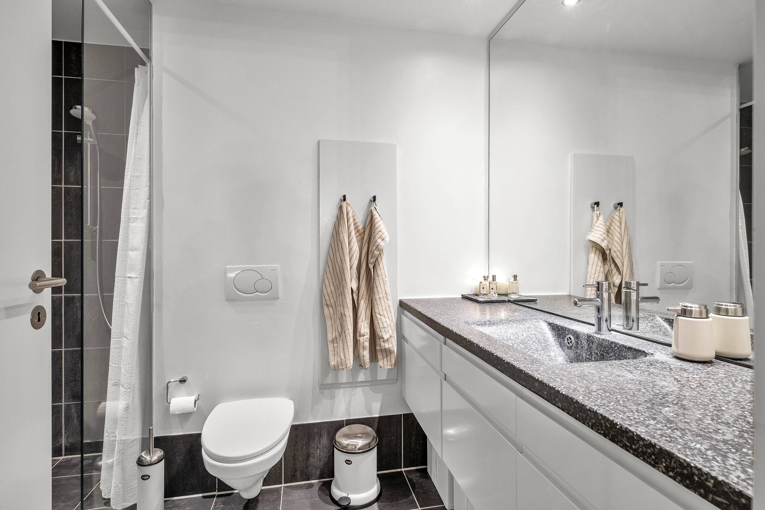 Fremhævet badeværelse billede i fuldskærmstilstand. Billede af Frederiksgade 11, 2. tv., 8000 Aarhus C