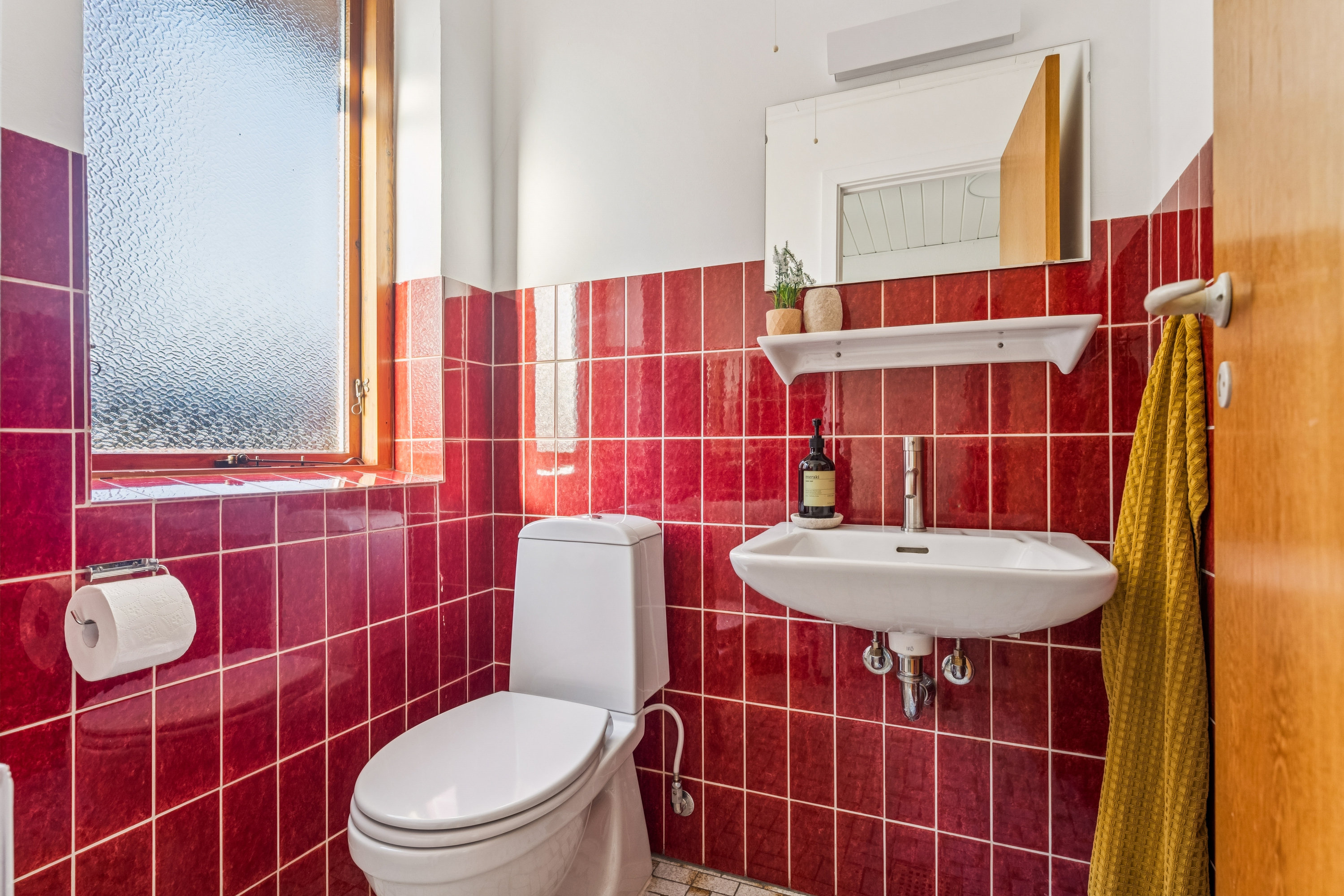 Fremhævet badeværelse billede i fuldskærmstilstand. Billede af Hasselvej 3, 8930 Randers NØ