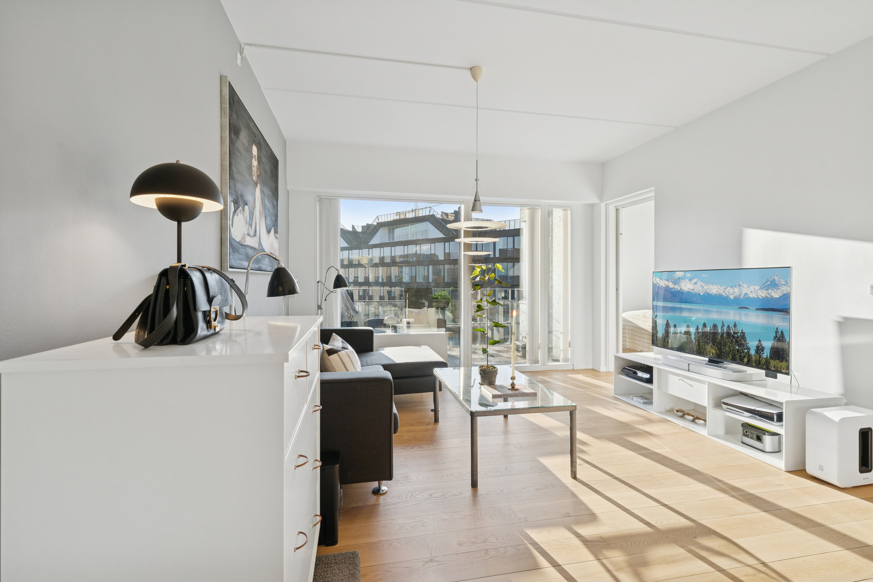 Fremhævet stue billede i fuldskærmstilstand. Billede af Jens Otto Krags Gade 2, 4. th., 2300 København S