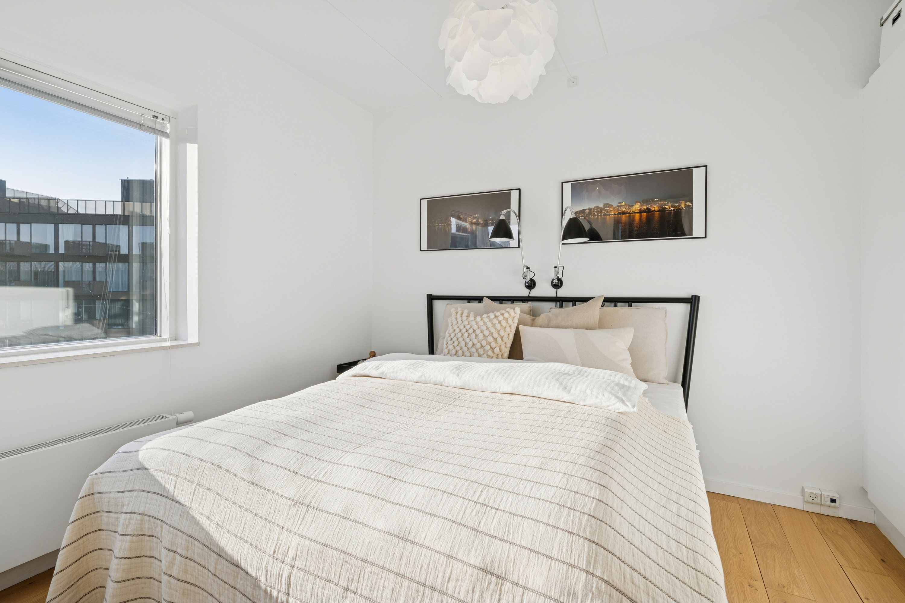 Fremhævet soveværelse billede i fuldskærmstilstand. Billede af Jens Otto Krags Gade 2, 4. th., 2300 København S