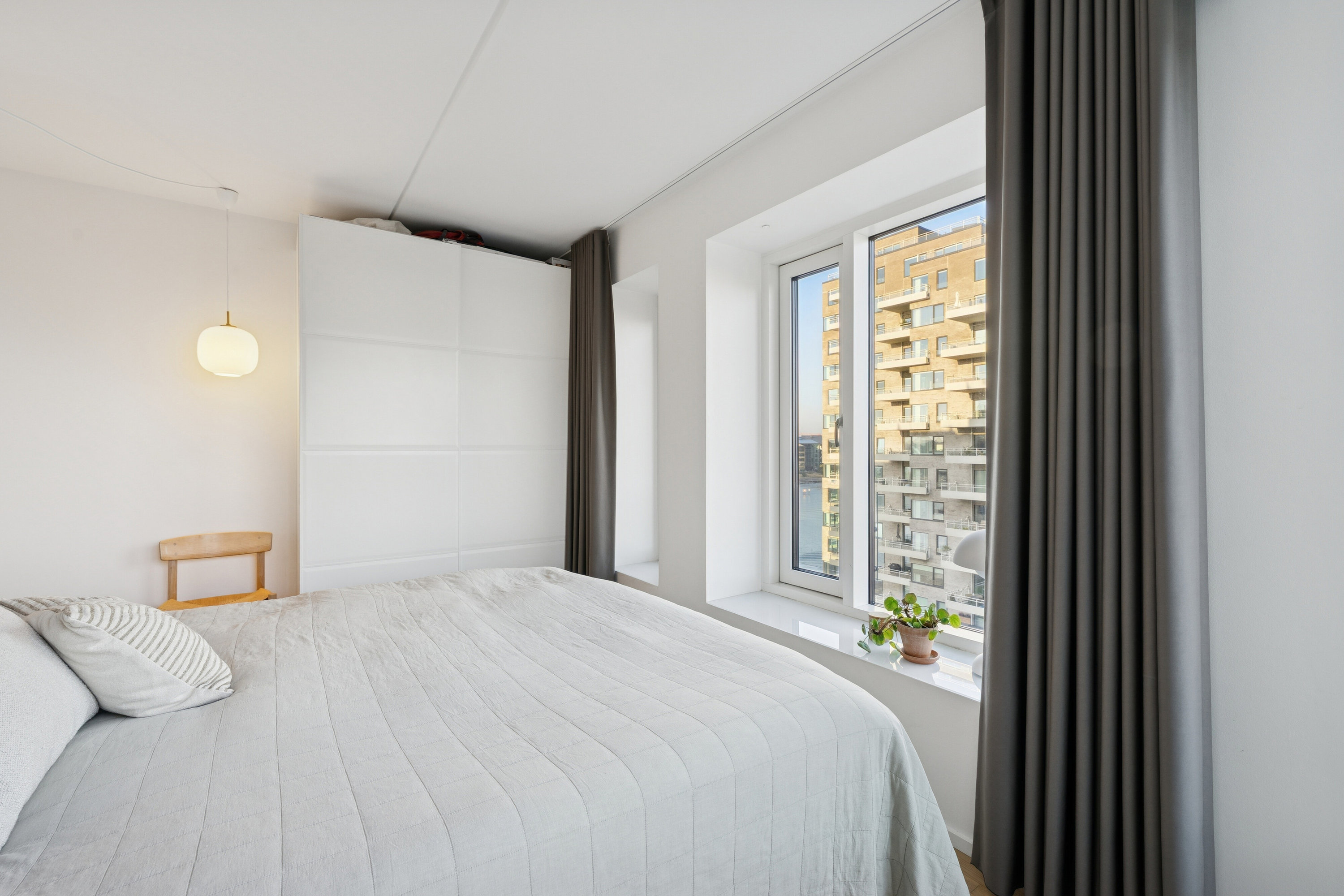 Fremhævet soveværelse billede i fuldskærmstilstand. Billede af Islands Brygge 38D, 6. th., 2300 København S