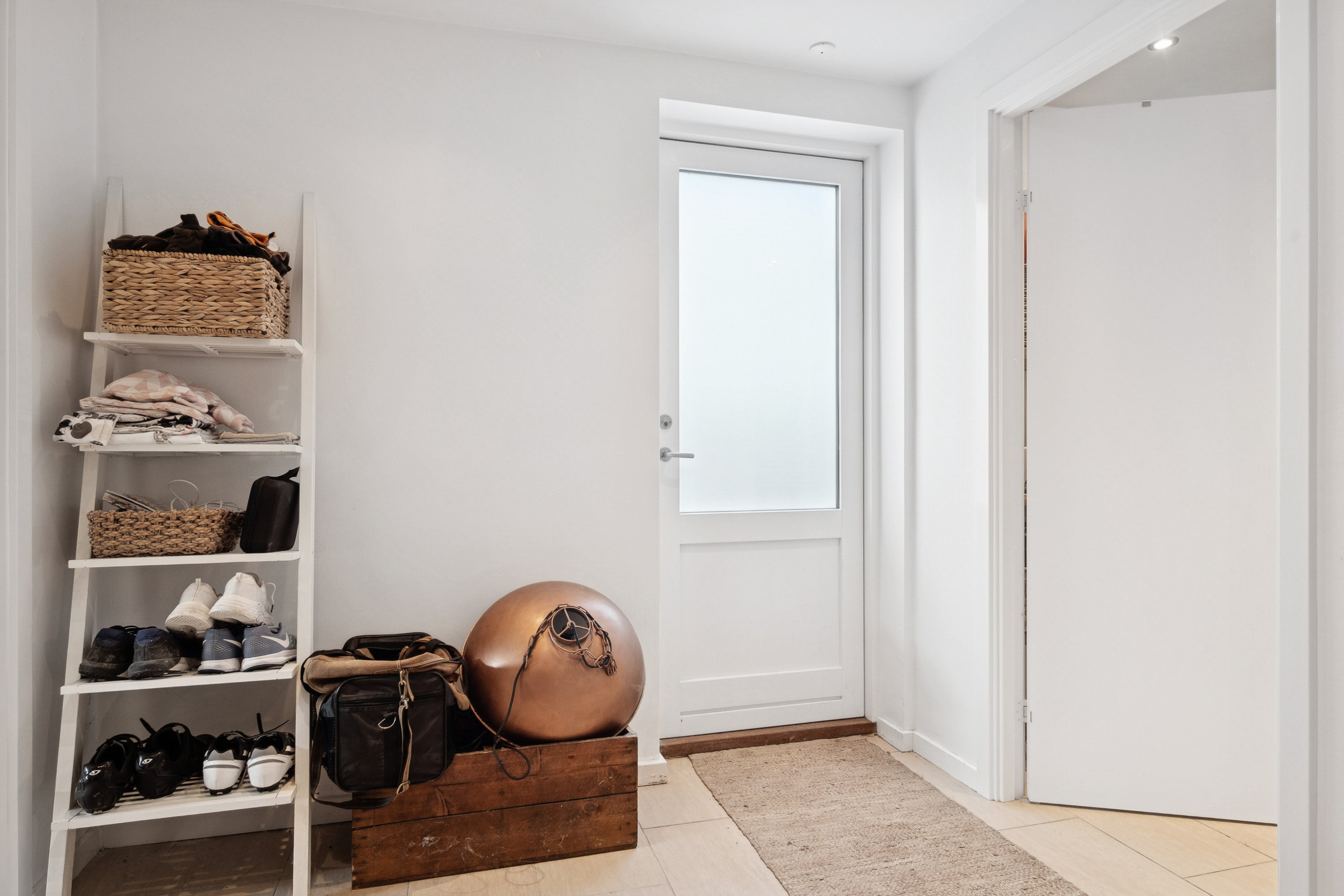 Fremhævet værelse billede i fuldskærmstilstand. Billede af Gammel Køge Landevej 790B, 2660 Brøndby Strand