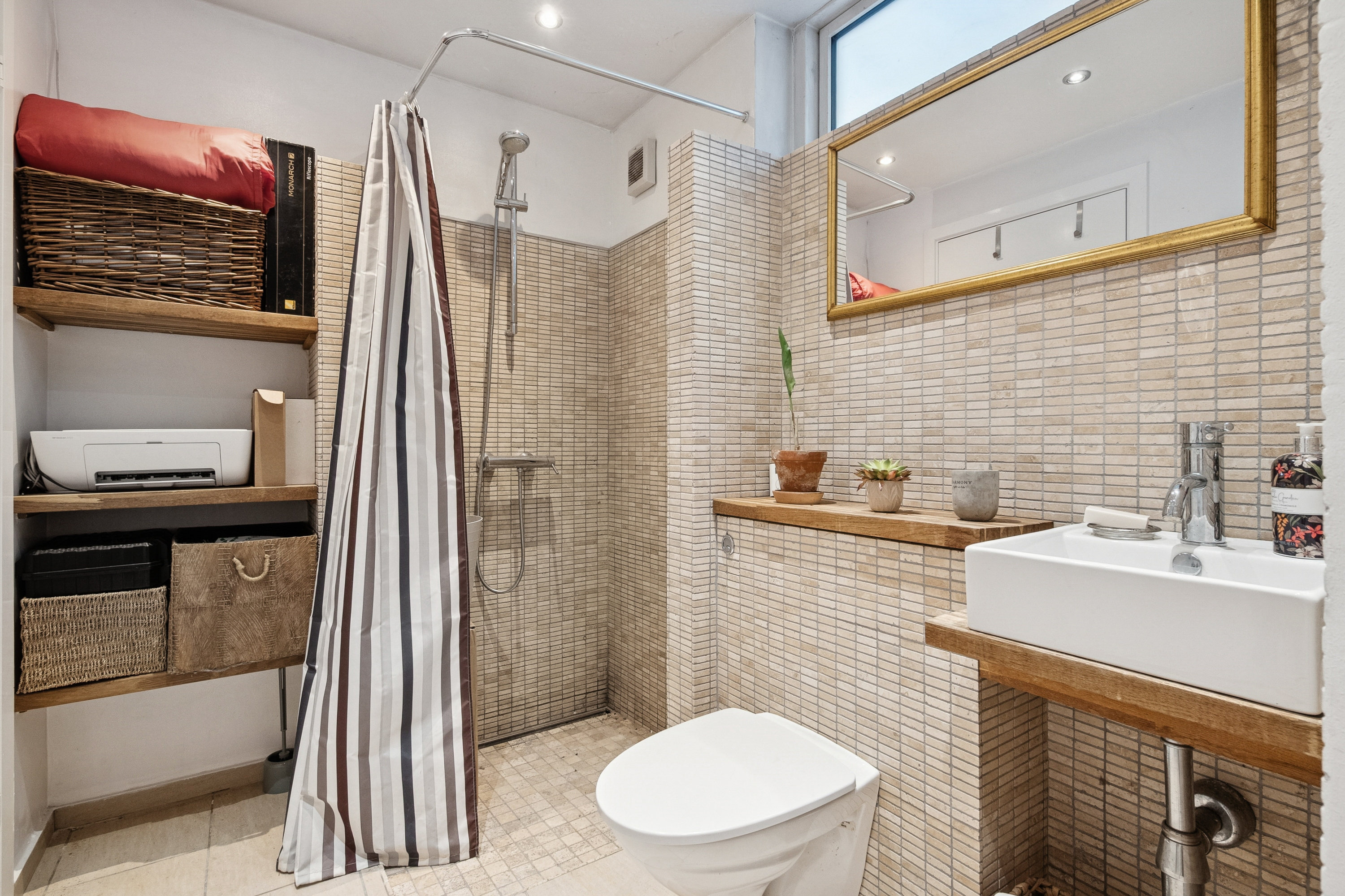 Fremhævet badeværelse billede i fuldskærmstilstand. Billede af Gammel Køge Landevej 790B, 2660 Brøndby Strand