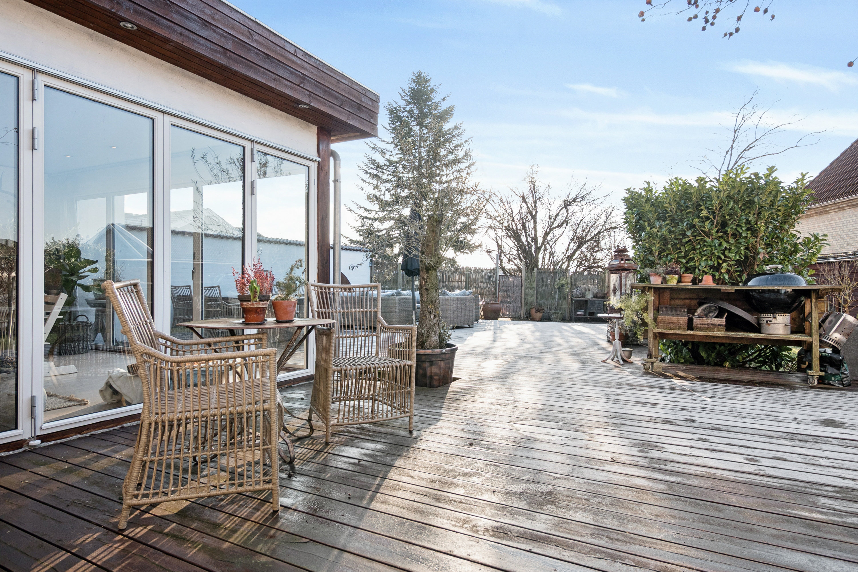 Fremhævet hus ser fra haven billede i fuldskærmstilstand. Billede af Gammel Køge Landevej 790B, 2660 Brøndby Strand