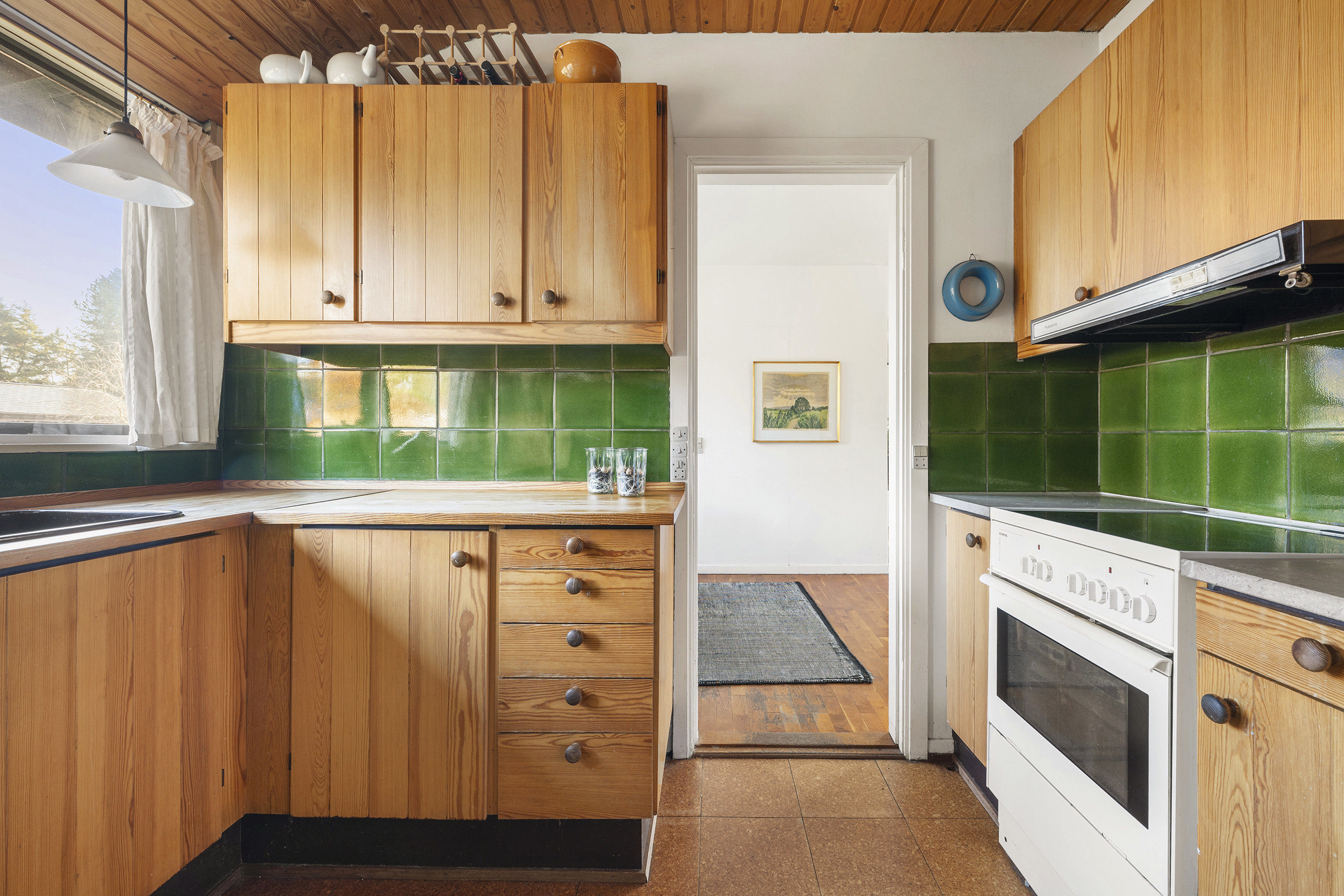 Fremhævet køkken billede i fuldskærmstilstand. Billede af Skovlybakken 5, Øverød, 2840 Holte