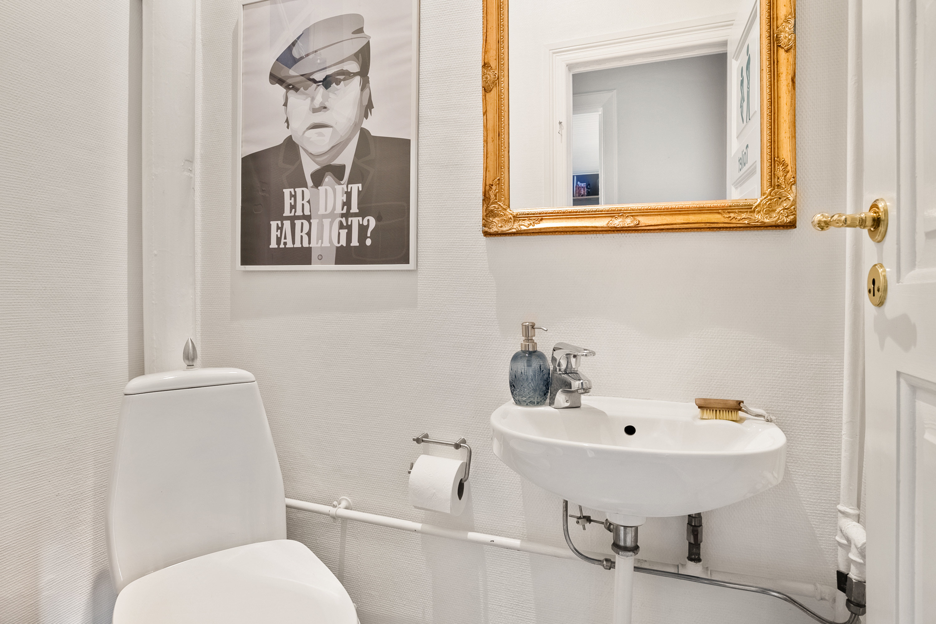 Fremhævet toilet billede i fuldskærmstilstand. Billede af Gormsgade 6, 8700 Horsens