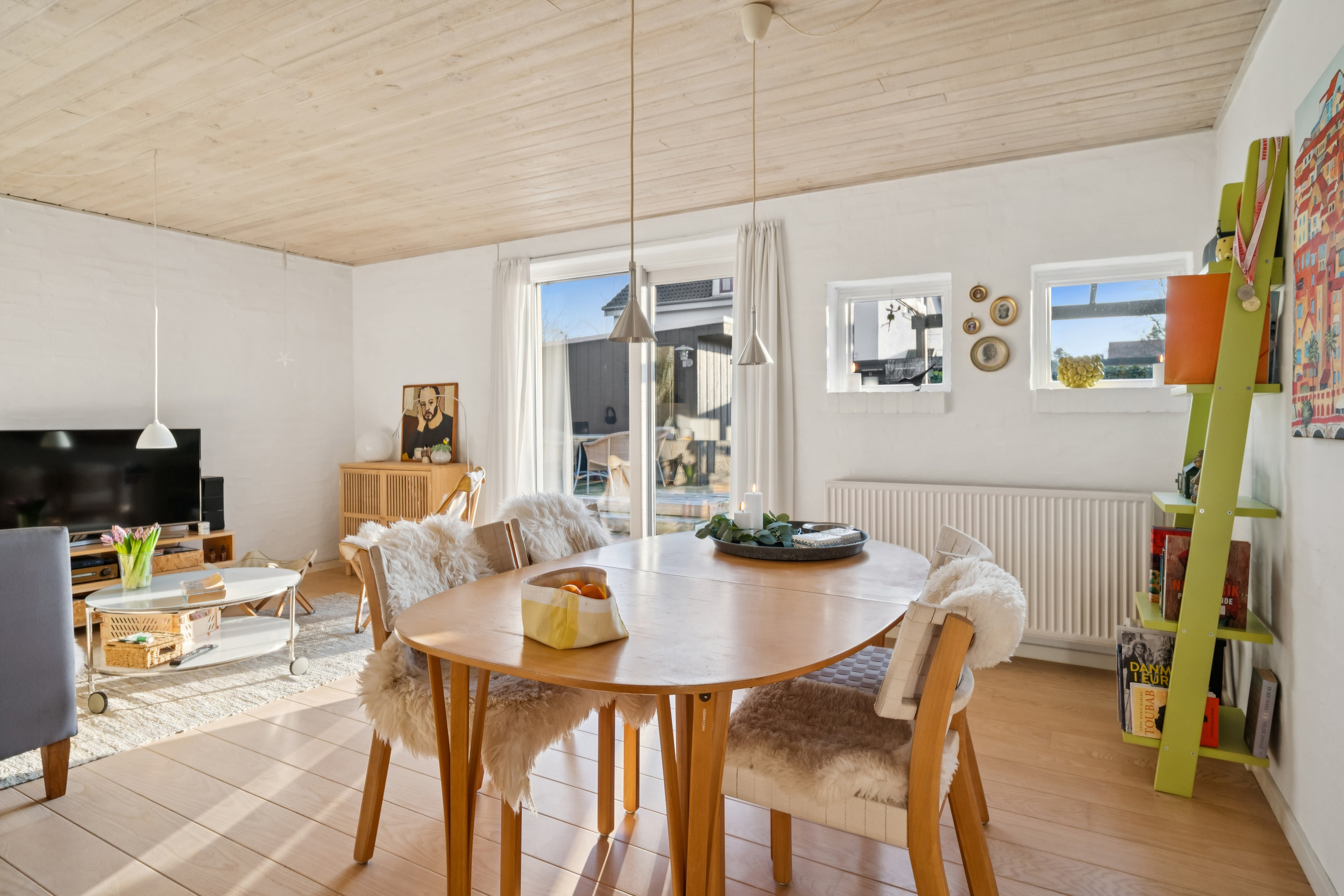 Fremhævet stue billede i fuldskærmstilstand. Billede af Hybenvej 7B, 8240 Risskov