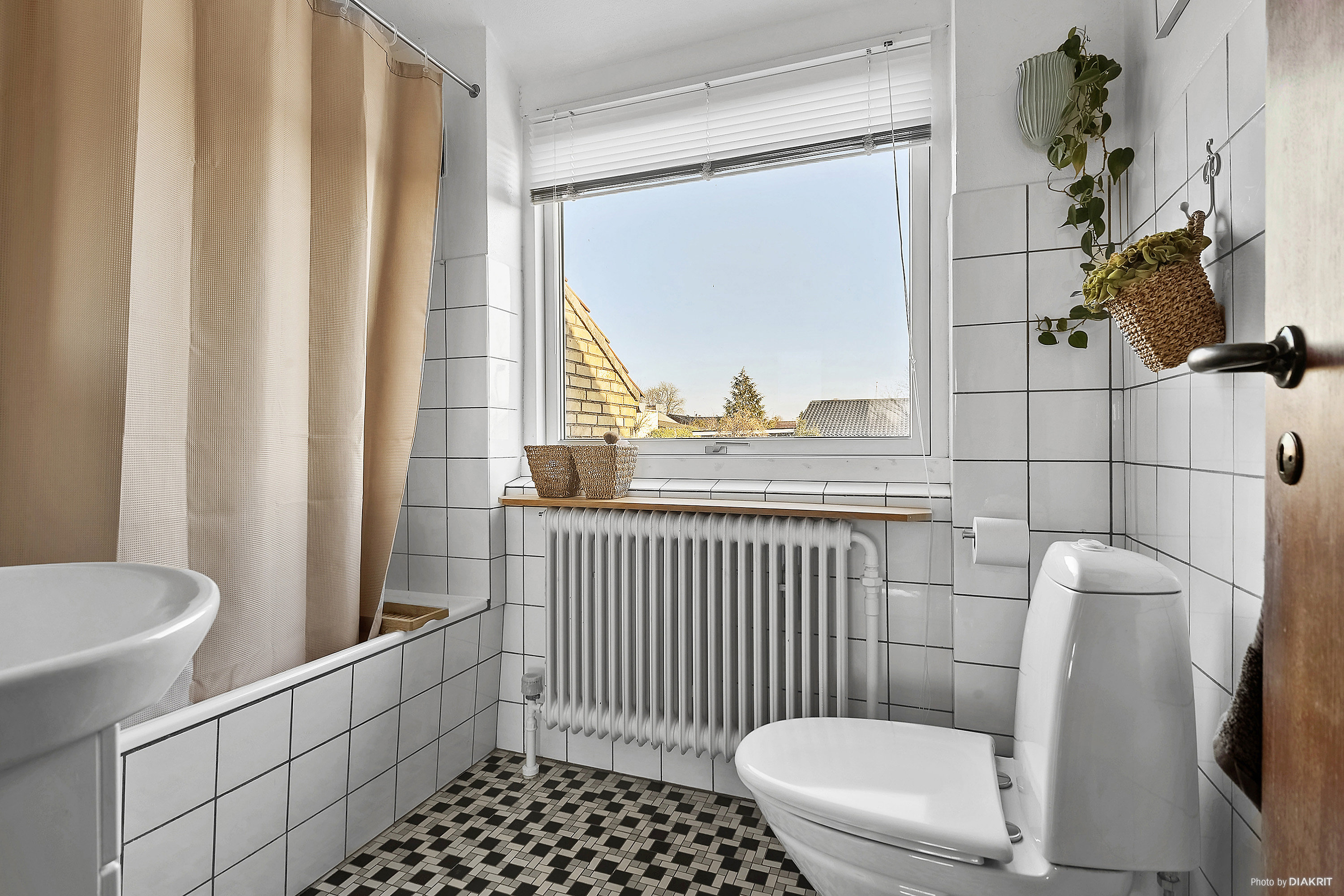 Fremhævet badeværelse billede i fuldskærmstilstand. Billede af Pilevænget 4, 8300 Odder