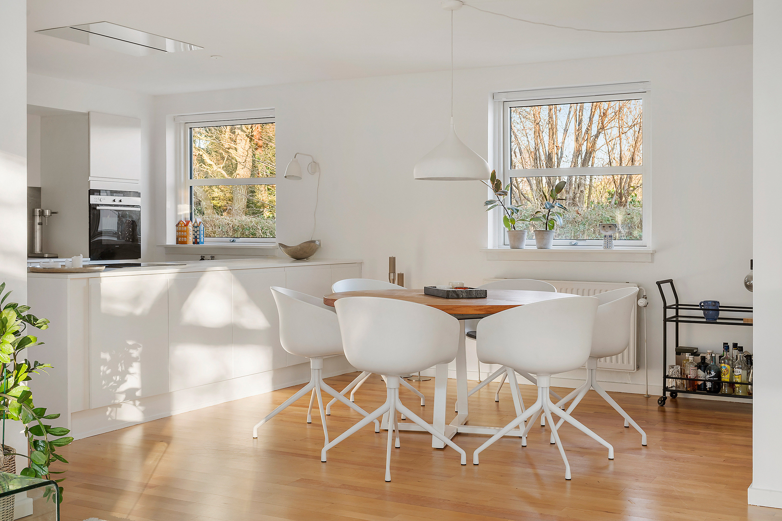 Fremhævet spisestue billede i fuldskærmstilstand. Billede af Gæslingestien 6C, Trørød, 2950 Vedbæk