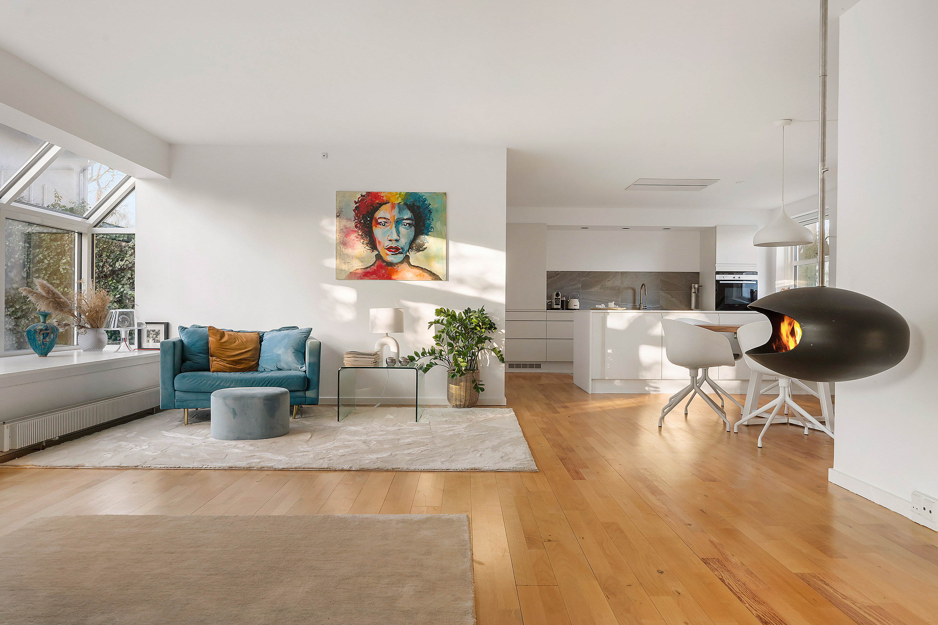 Fremhævet stue billede i fuldskærmstilstand. Billede af Gæslingestien 6C, Trørød, 2950 Vedbæk