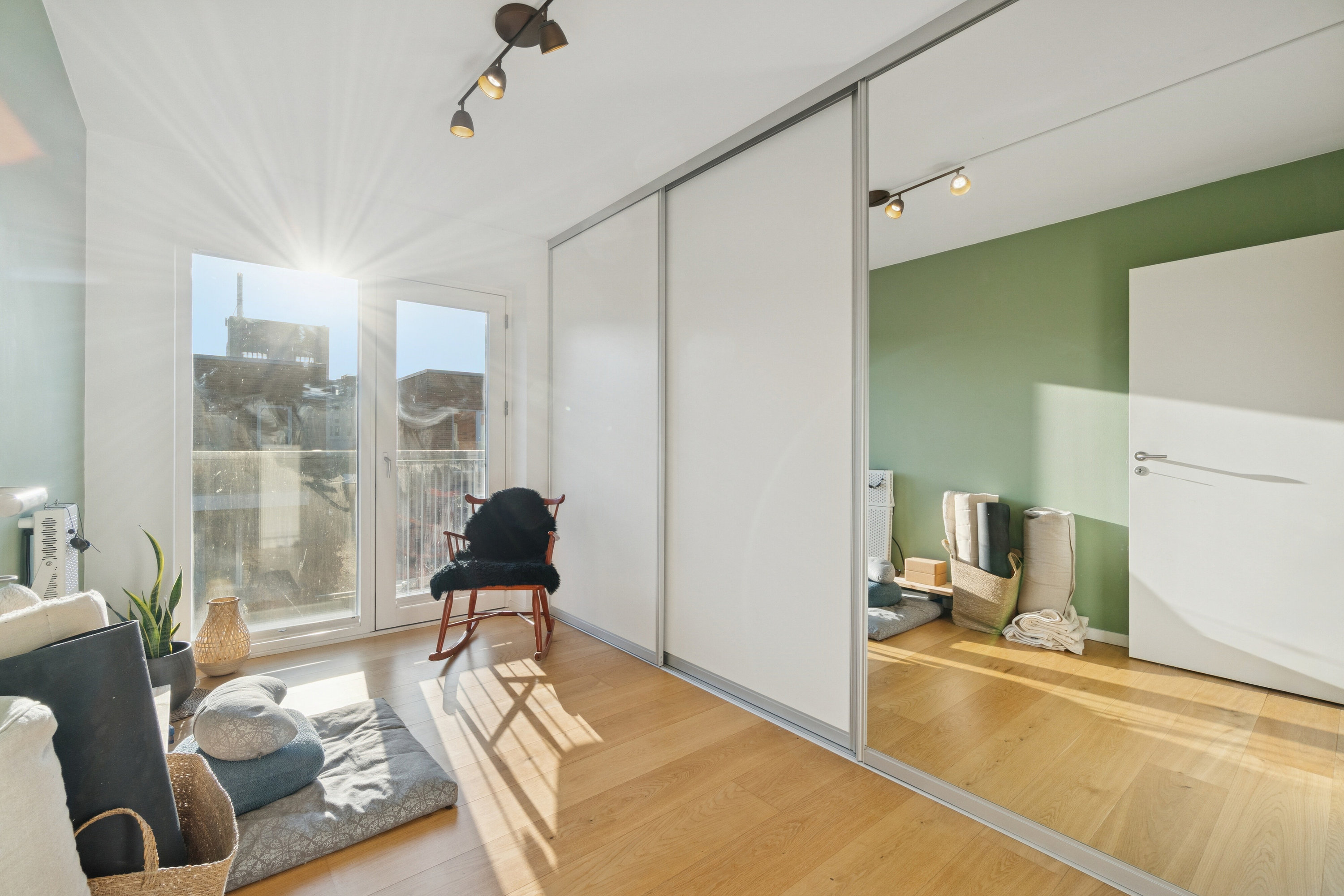 Fremhævet stue billede i fuldskærmstilstand. Billede af Plantagevej 20, 2610 Rødovre