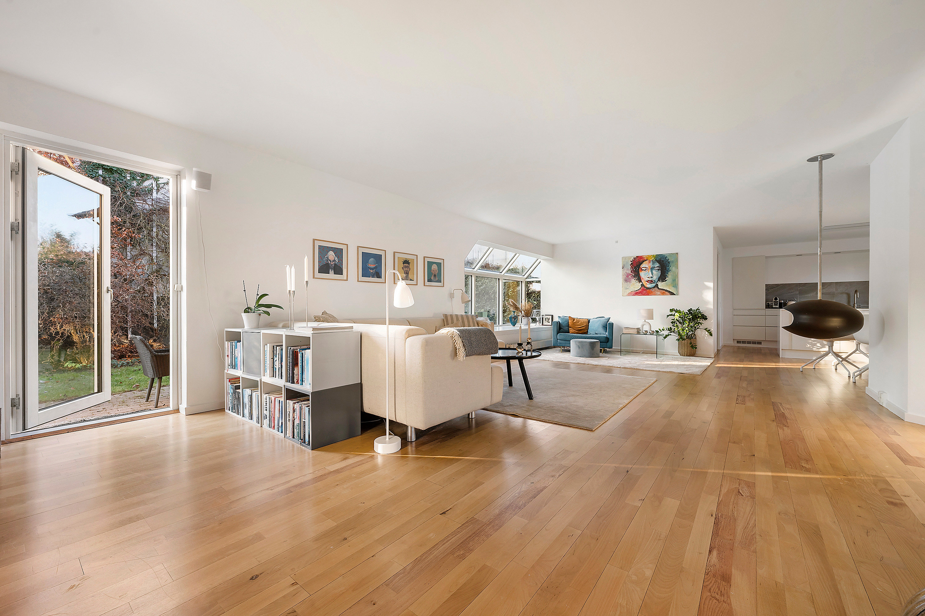 Miniaturebillede 1: stue. Billede af Gæslingestien 6C, Trørød, 2950 Vedbæk