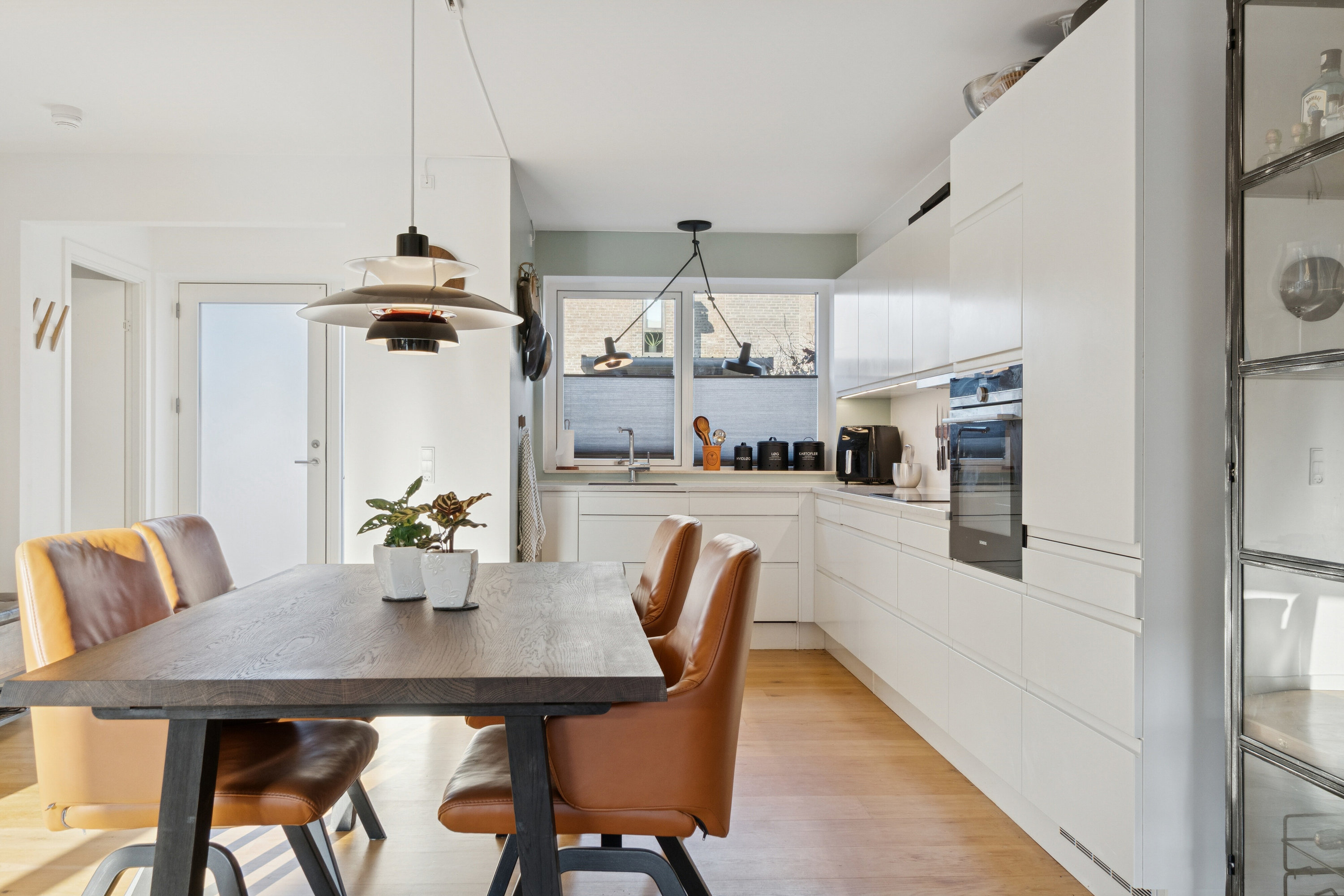 Fremhævet køkken billede i fuldskærmstilstand. Billede af Plantagevej 20, 2610 Rødovre