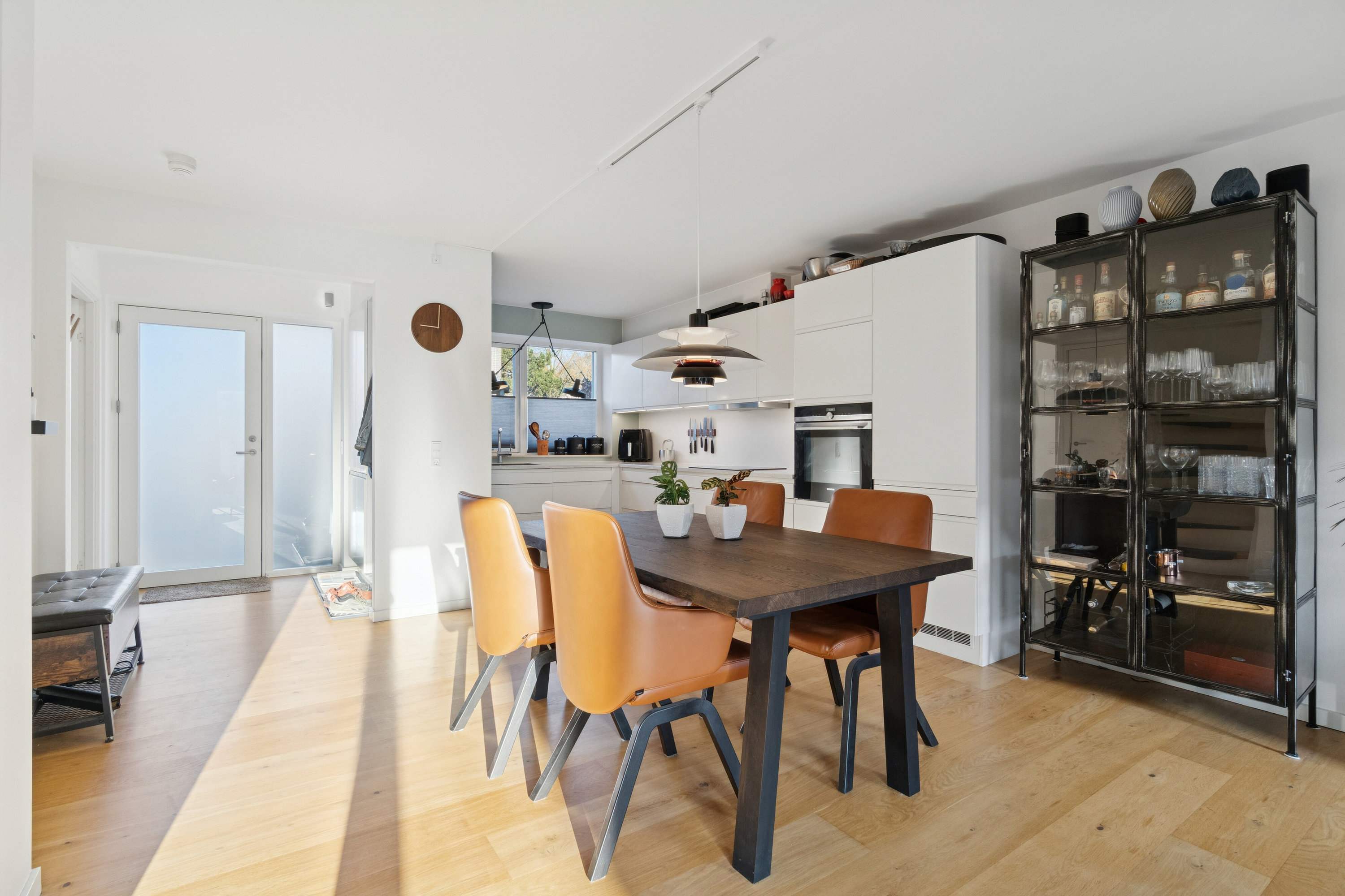 Fremhævet spisestue billede i fuldskærmstilstand. Billede af Plantagevej 20, 2610 Rødovre