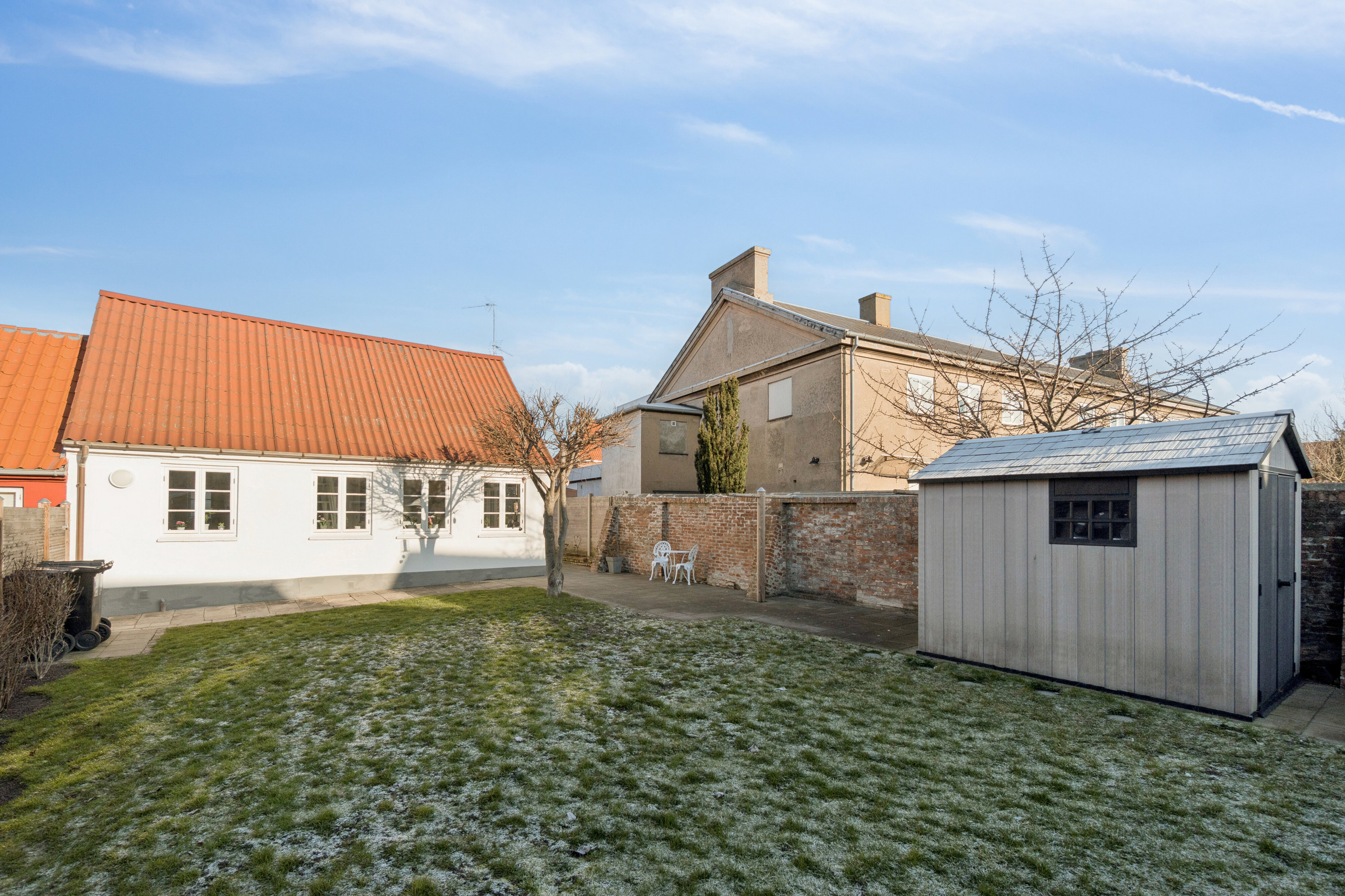 Fremhævet udendørs billede i fuldskærmstilstand. Billede af Møllegade 32, 3700 Rønne