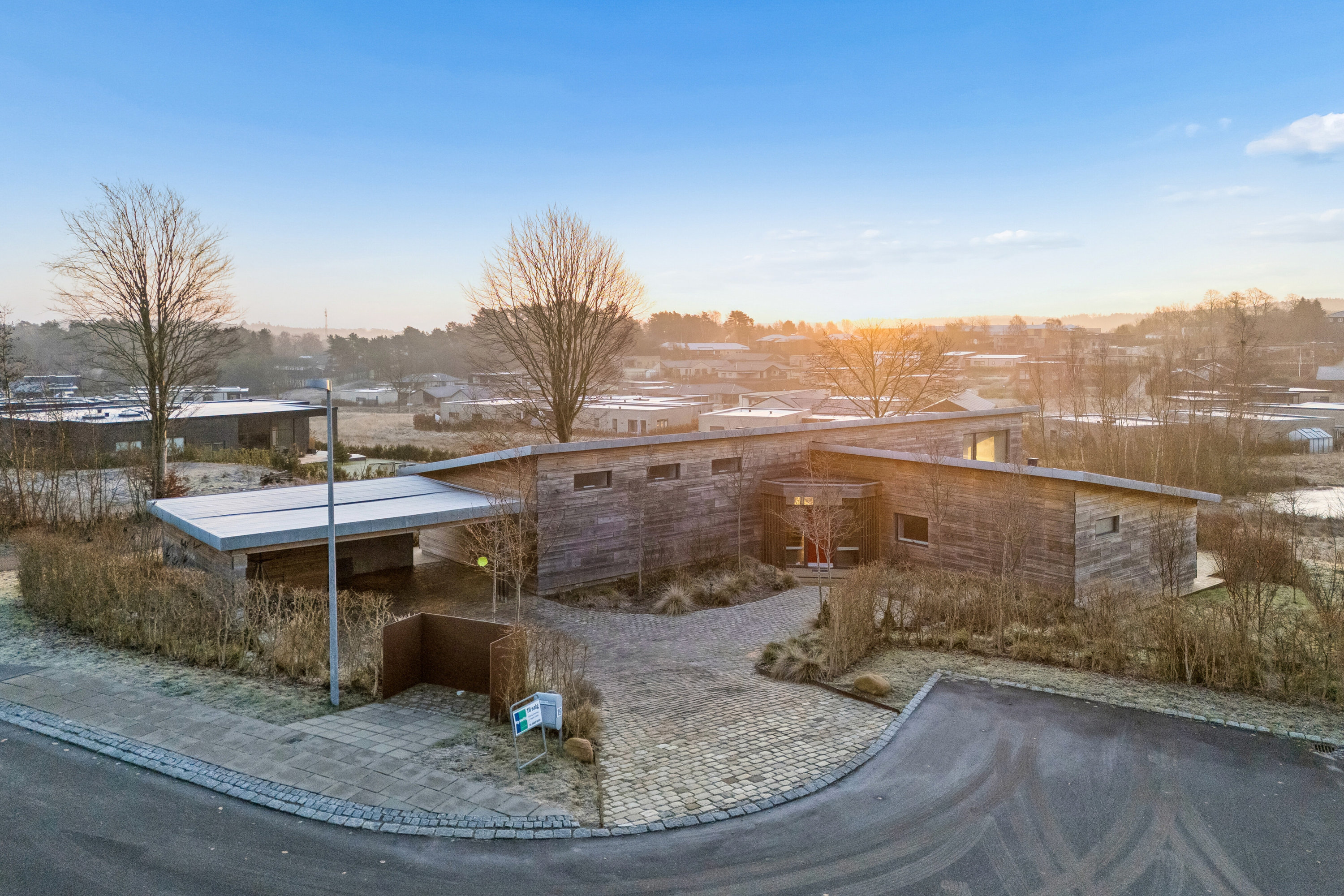 Fremhævet udendørs billede i fuldskærmstilstand. Billede af Hjortespringet 19, 8600 Silkeborg