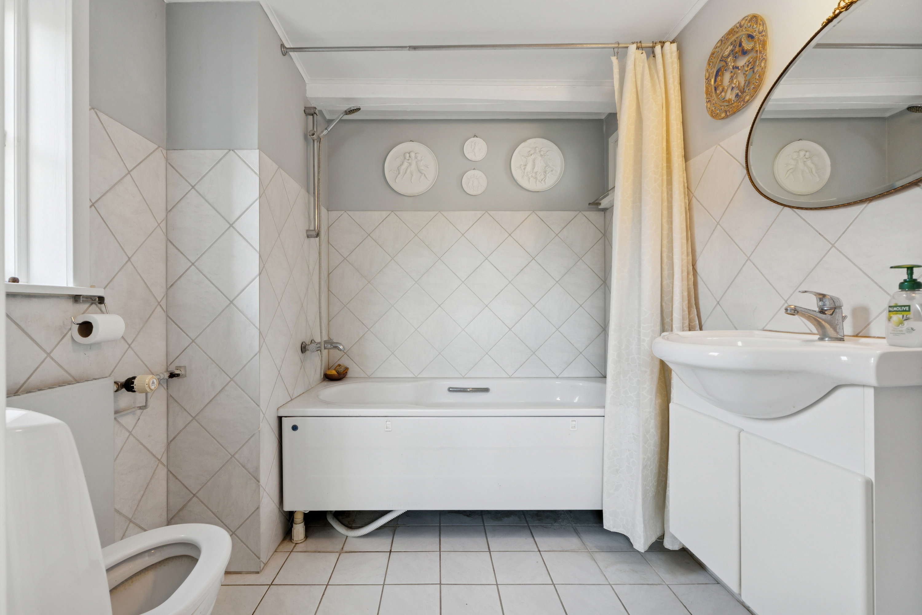 Fremhævet badeværelse billede i fuldskærmstilstand. Billede af Østergade 12, Lohals, 5953 Tranekær