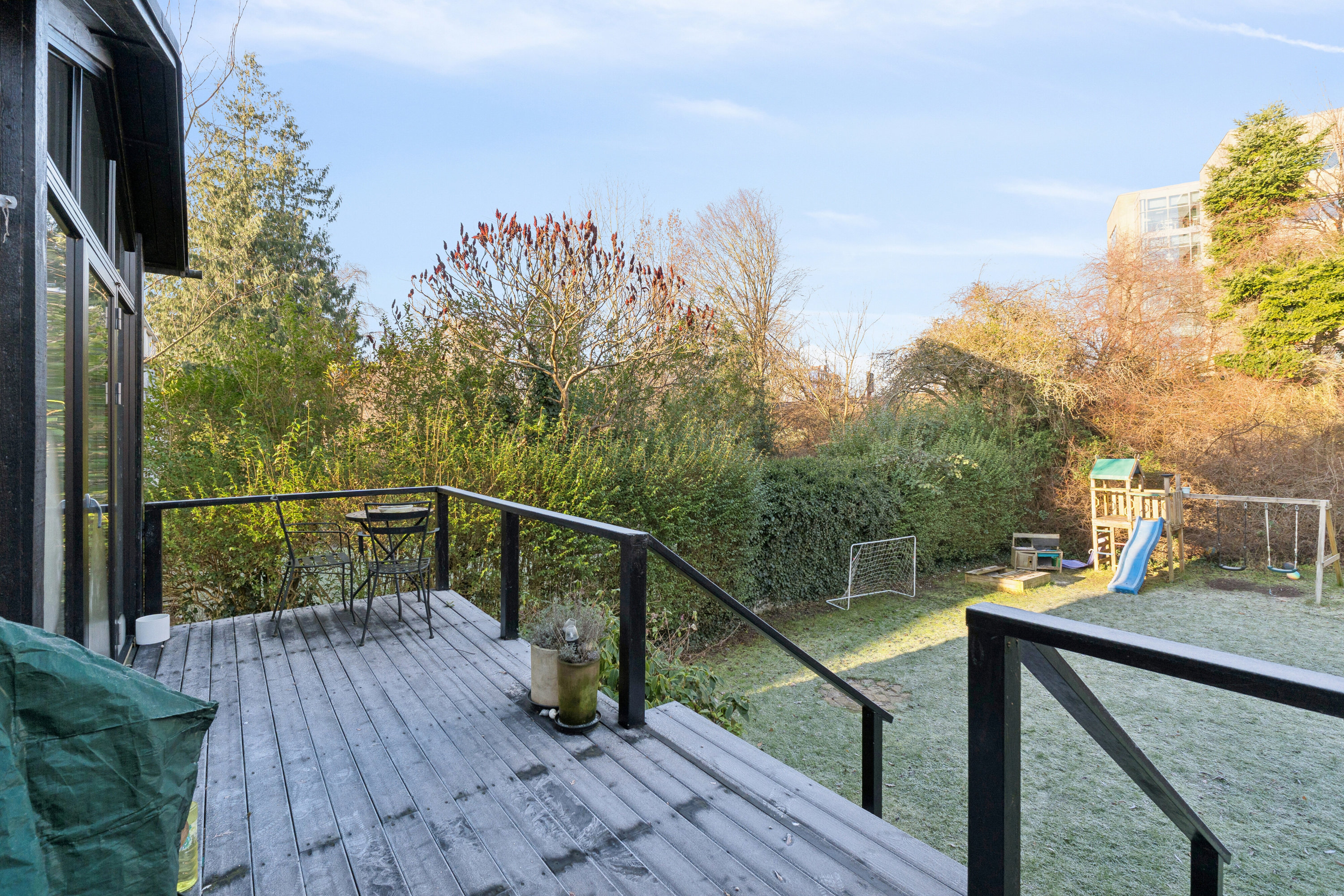 Fremhævet udendørs billede i fuldskærmstilstand. Billede af Strandvej 30, 5700 Svendborg