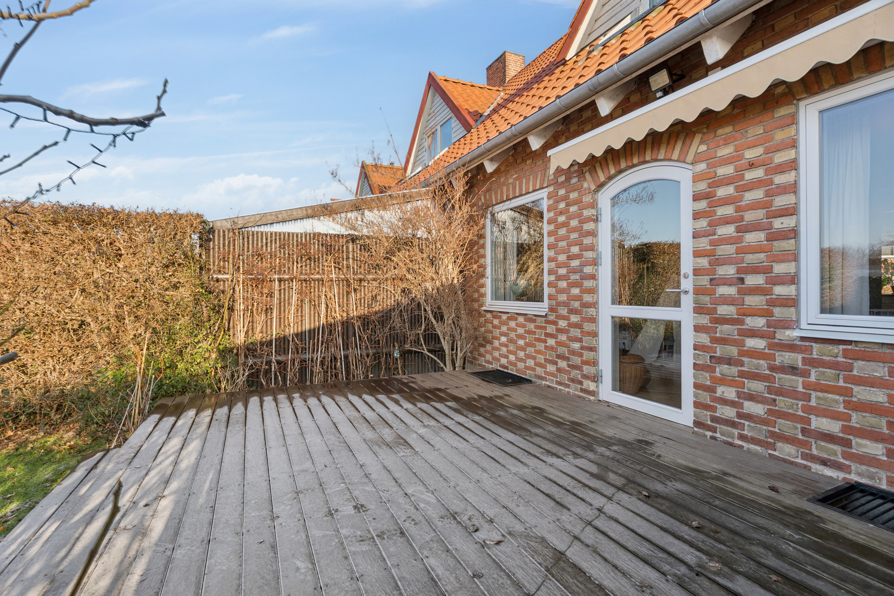 Fremhævet terrasse billede i fuldskærmstilstand. Billede af Tornebakken 45, 2830 Virum