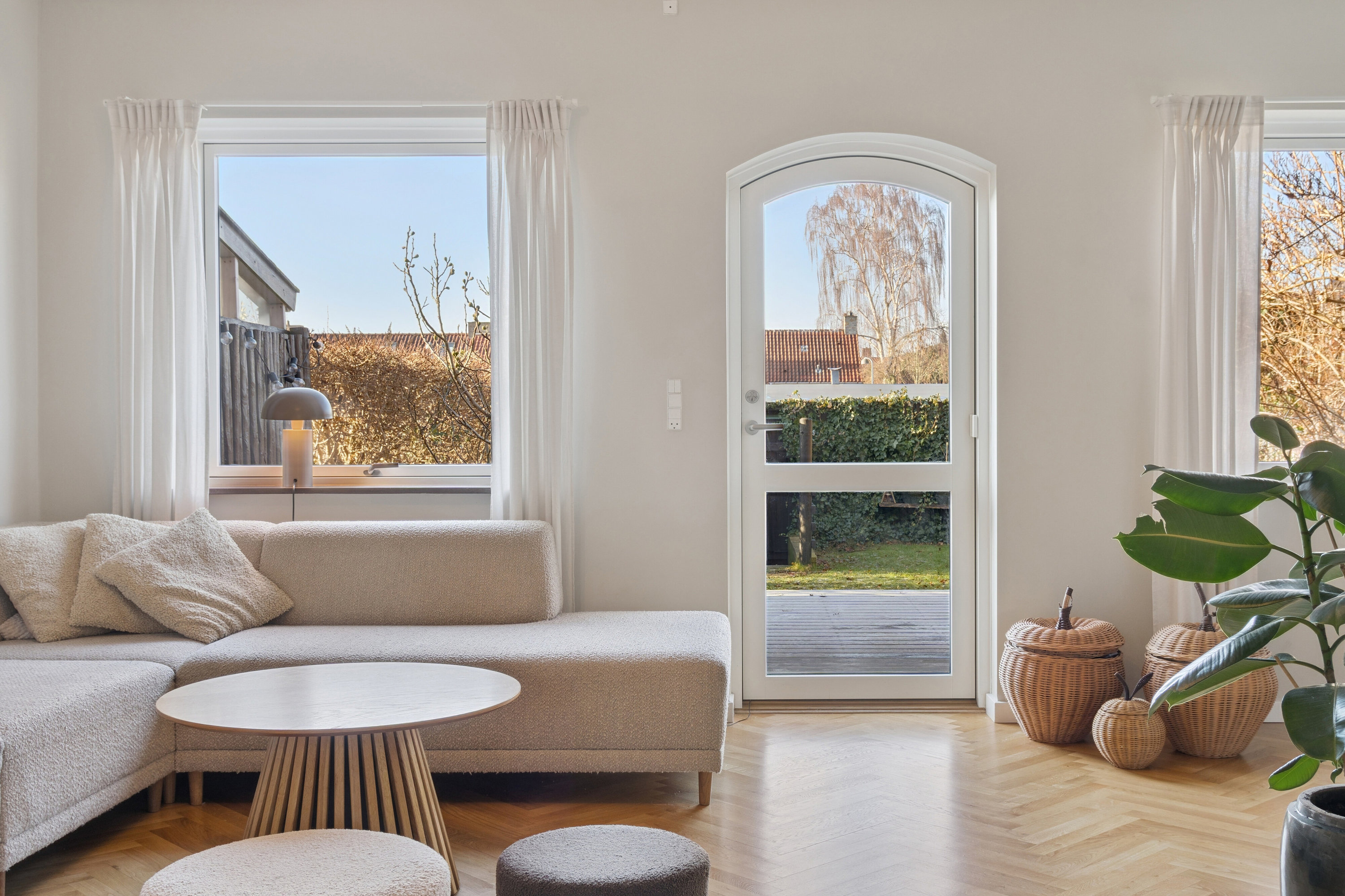 Fremhævet stue billede i fuldskærmstilstand. Billede af Tornebakken 45, 2830 Virum