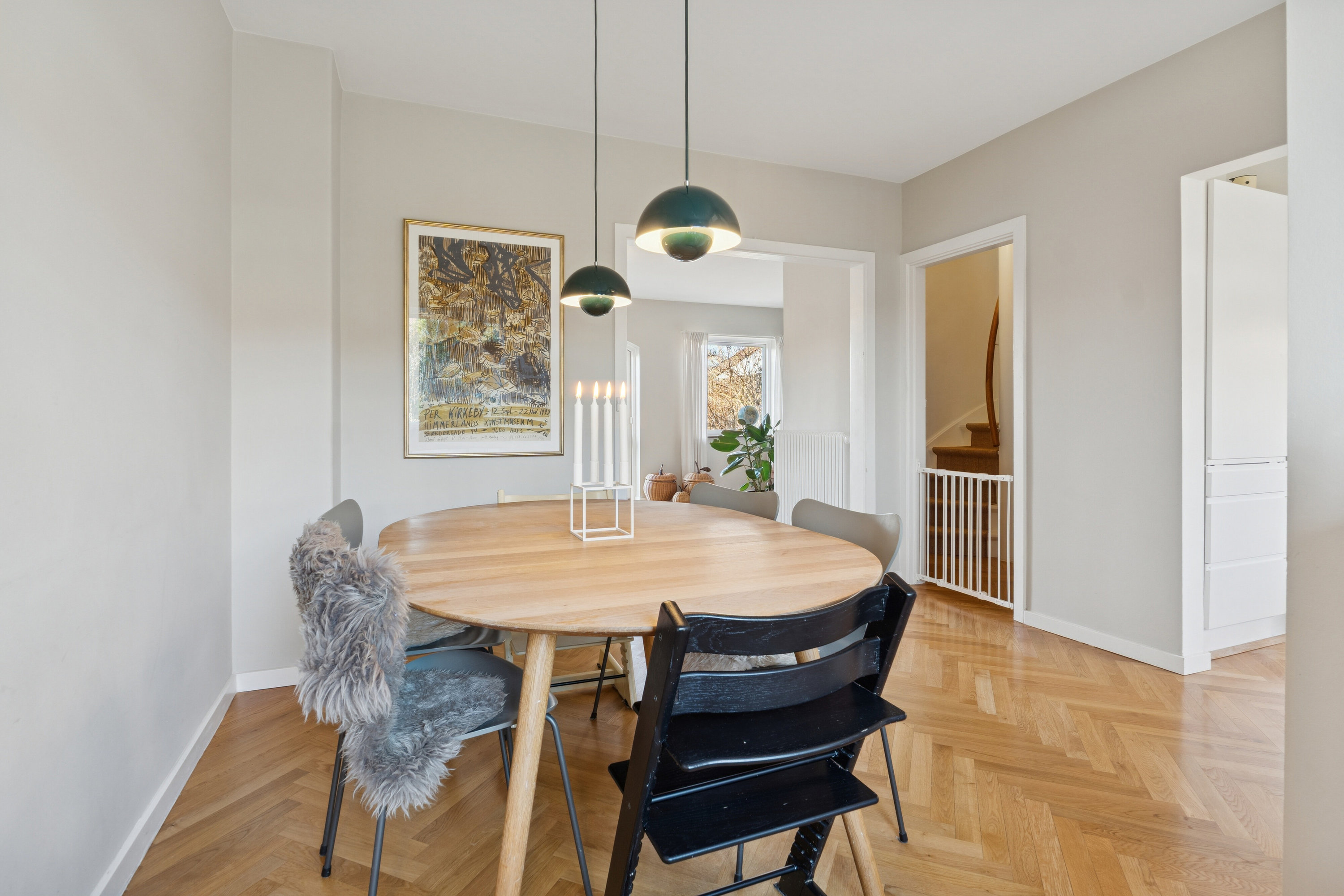 Fremhævet spisestue billede i fuldskærmstilstand. Billede af Tornebakken 45, 2830 Virum