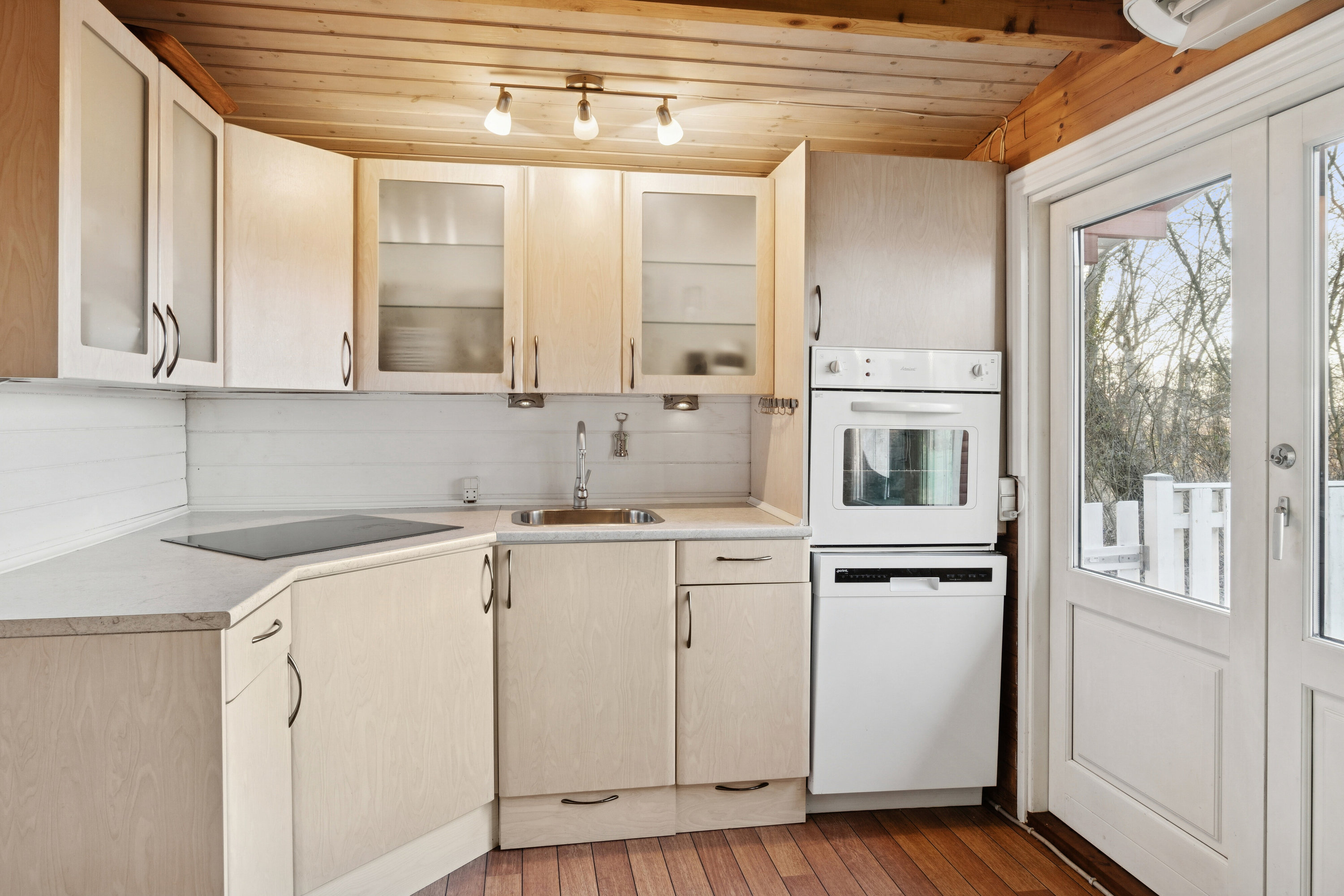 Fremhævet køkken billede i fuldskærmstilstand. Billede af Ovebæks Høj 37, Lammefjorden, 4571 Grevinge