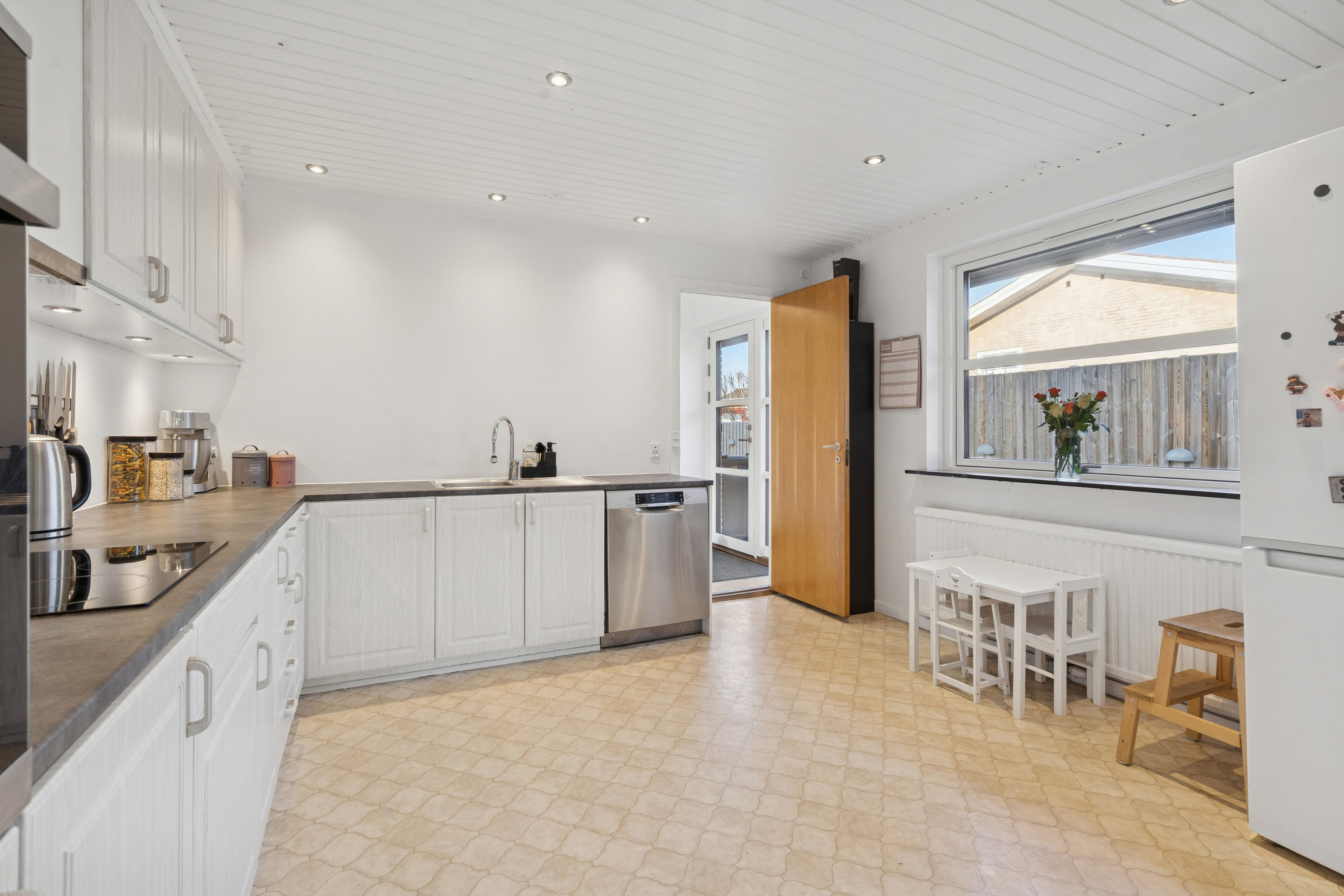 Fremhævet køkken billede i fuldskærmstilstand. Billede af Præsteengen 18, Rønnebæk, 4700 Næstved