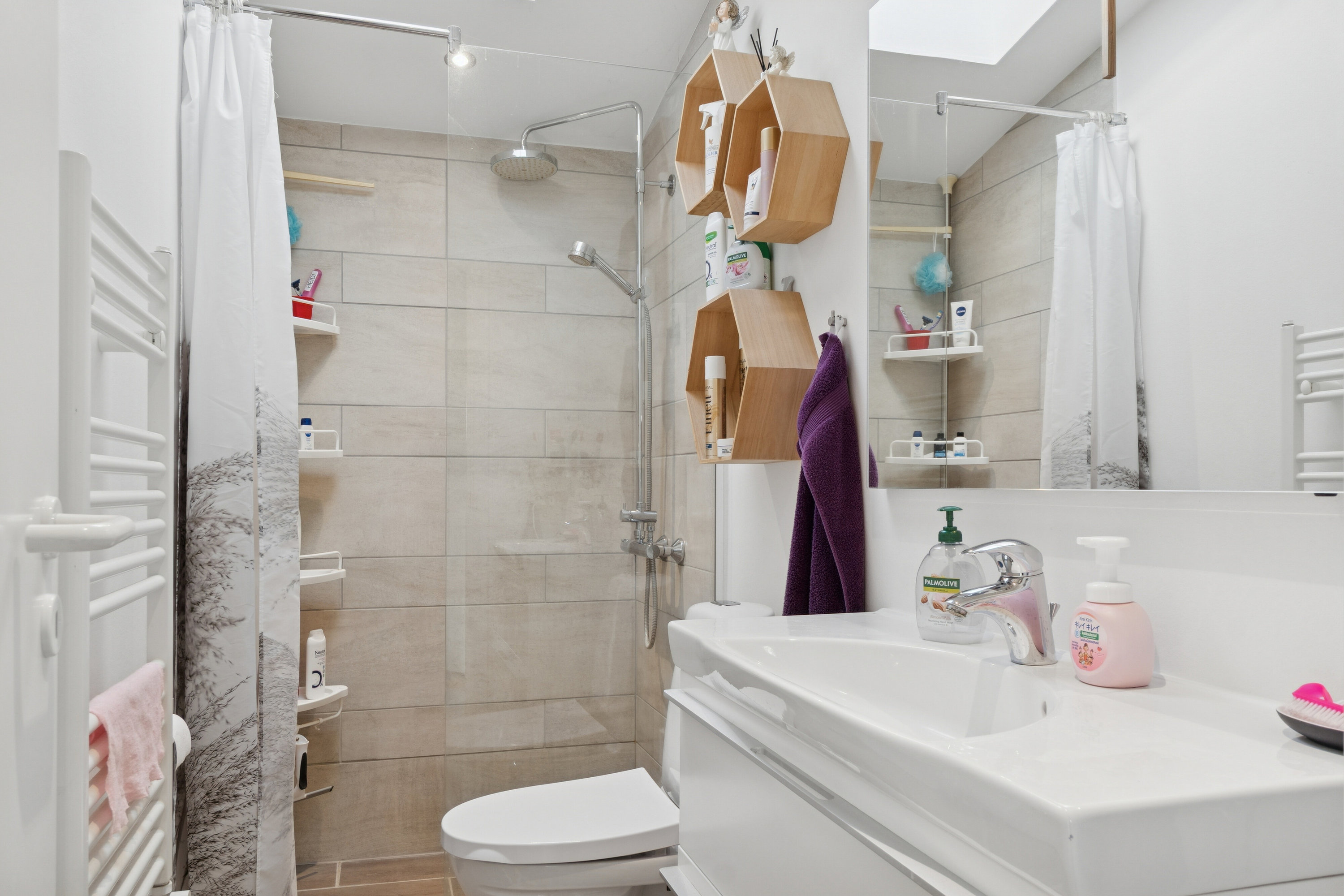 Fremhævet badeværelse billede i fuldskærmstilstand. Billede af Tværvej 5, 3300 Frederiksværk